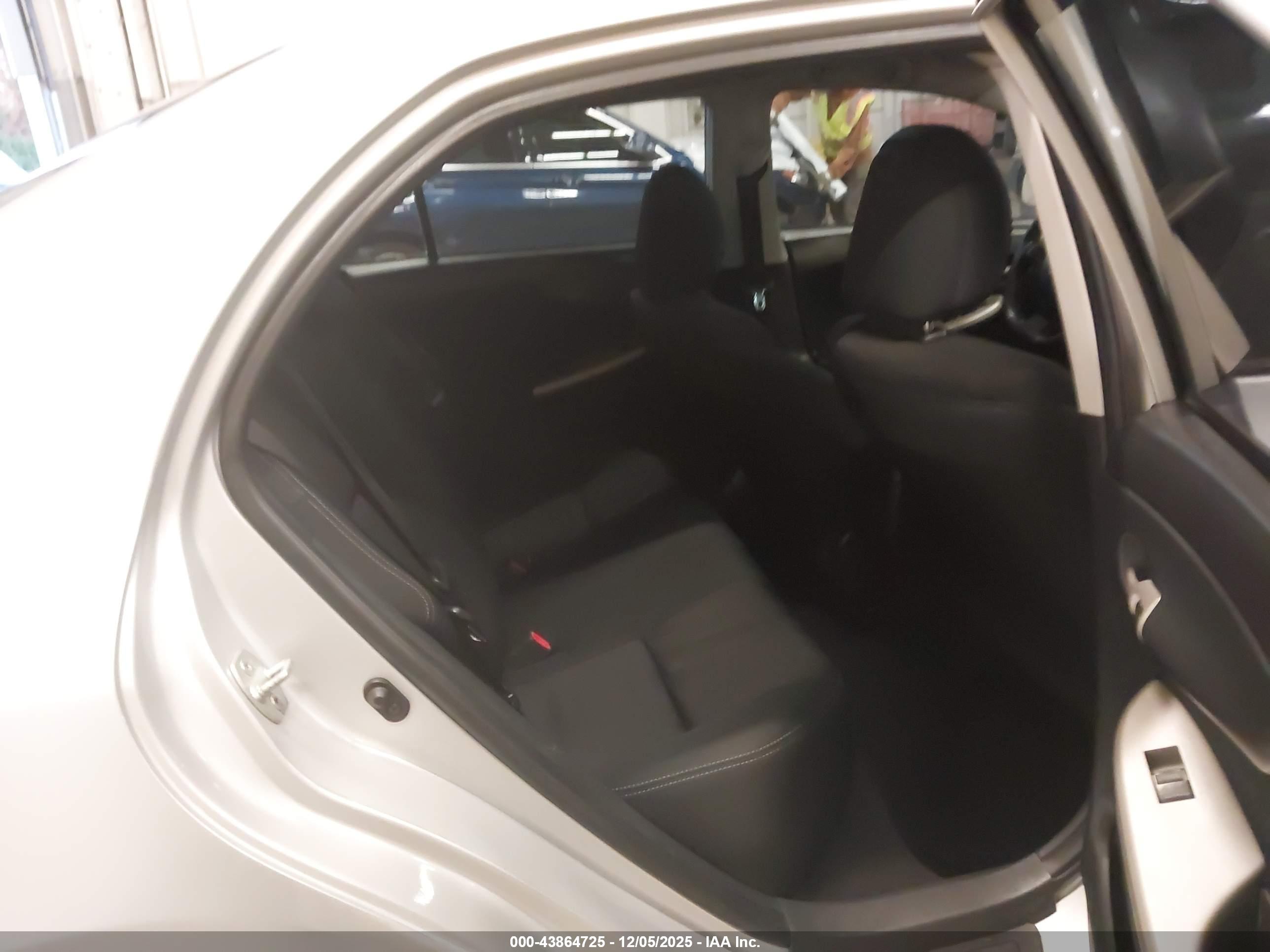 TOYOTA COROLLA image 8
