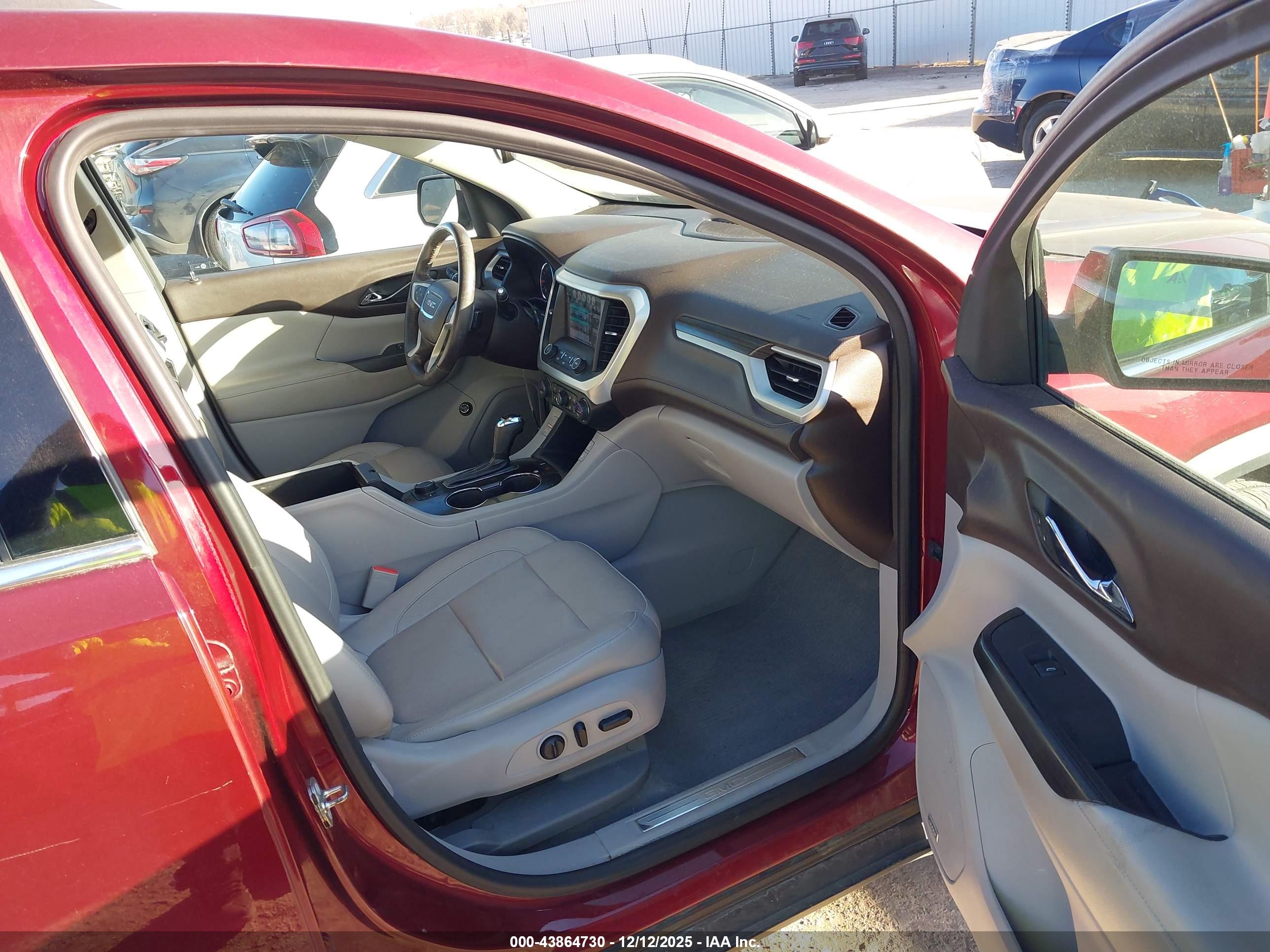 GMC ACADIA image 5