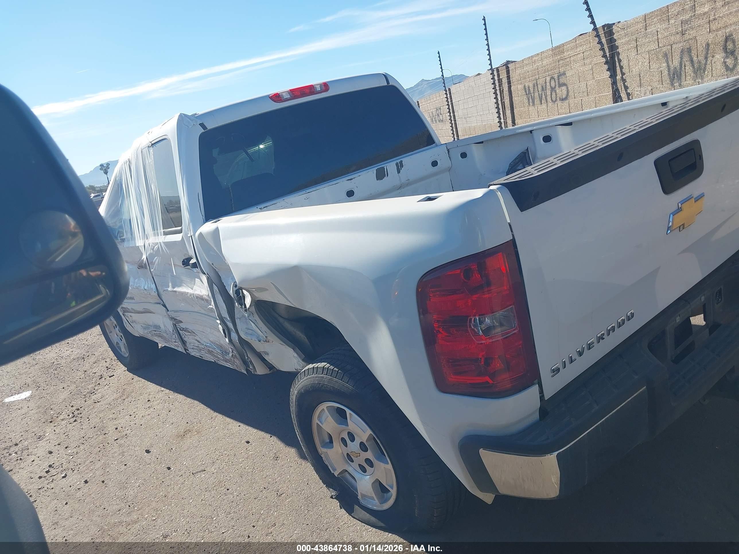 CHEVROLET SILVERADO image 3