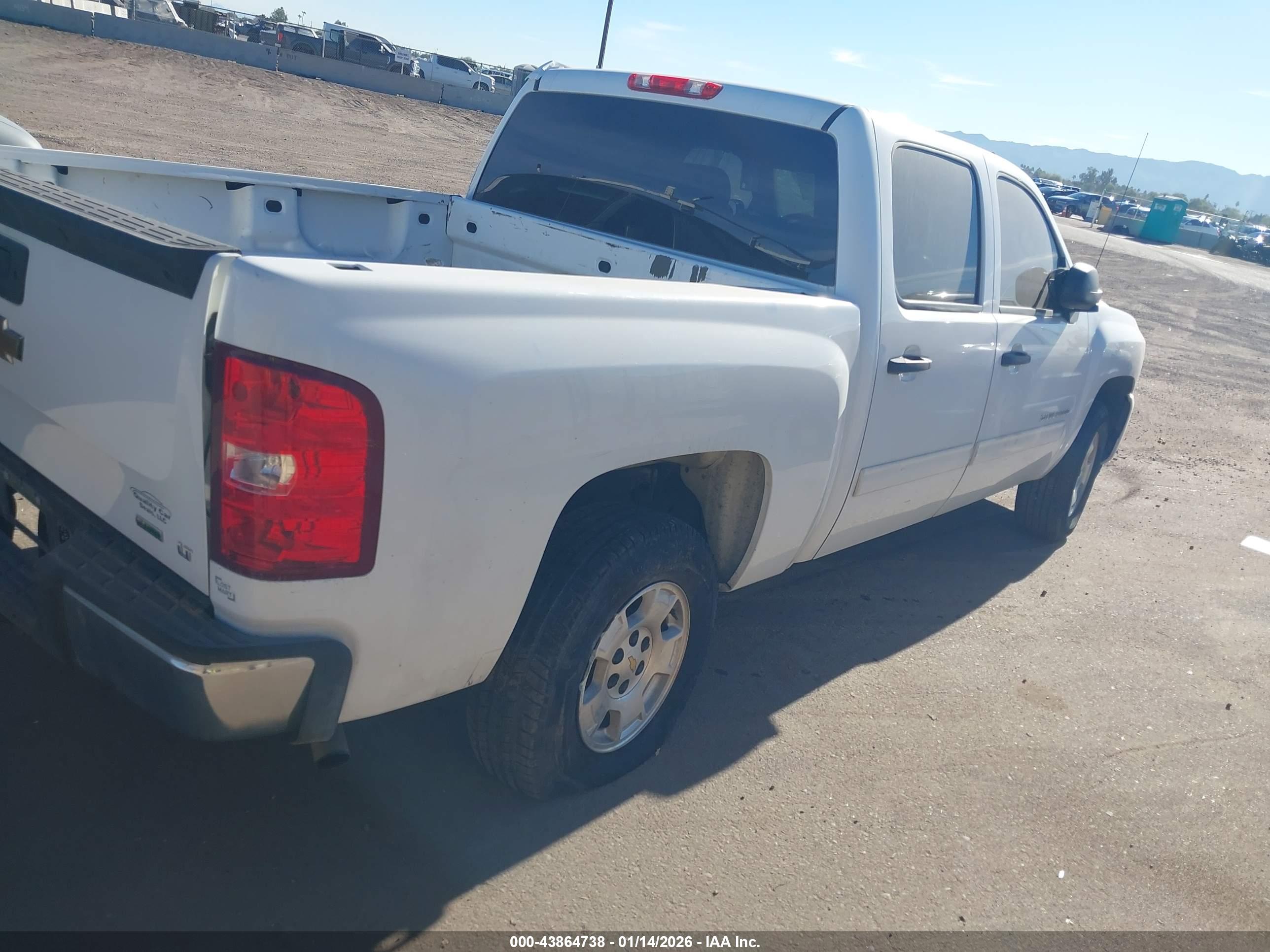 CHEVROLET SILVERADO image 4