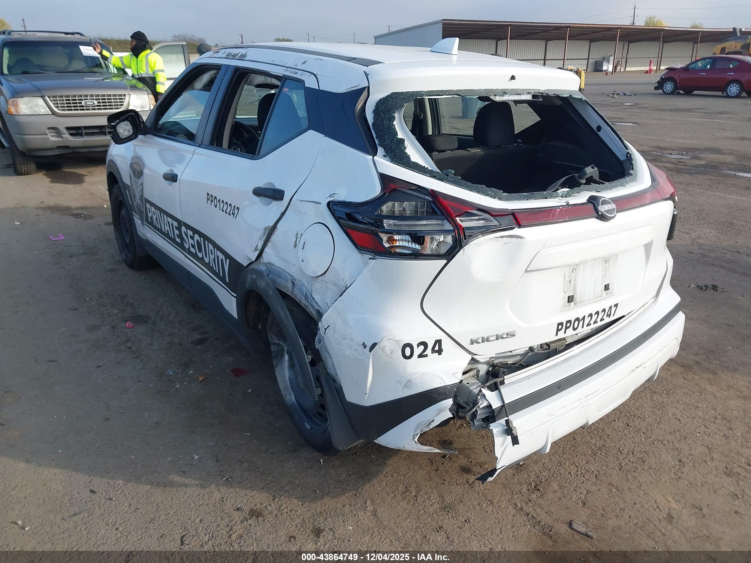 NISSAN KICKS image 3