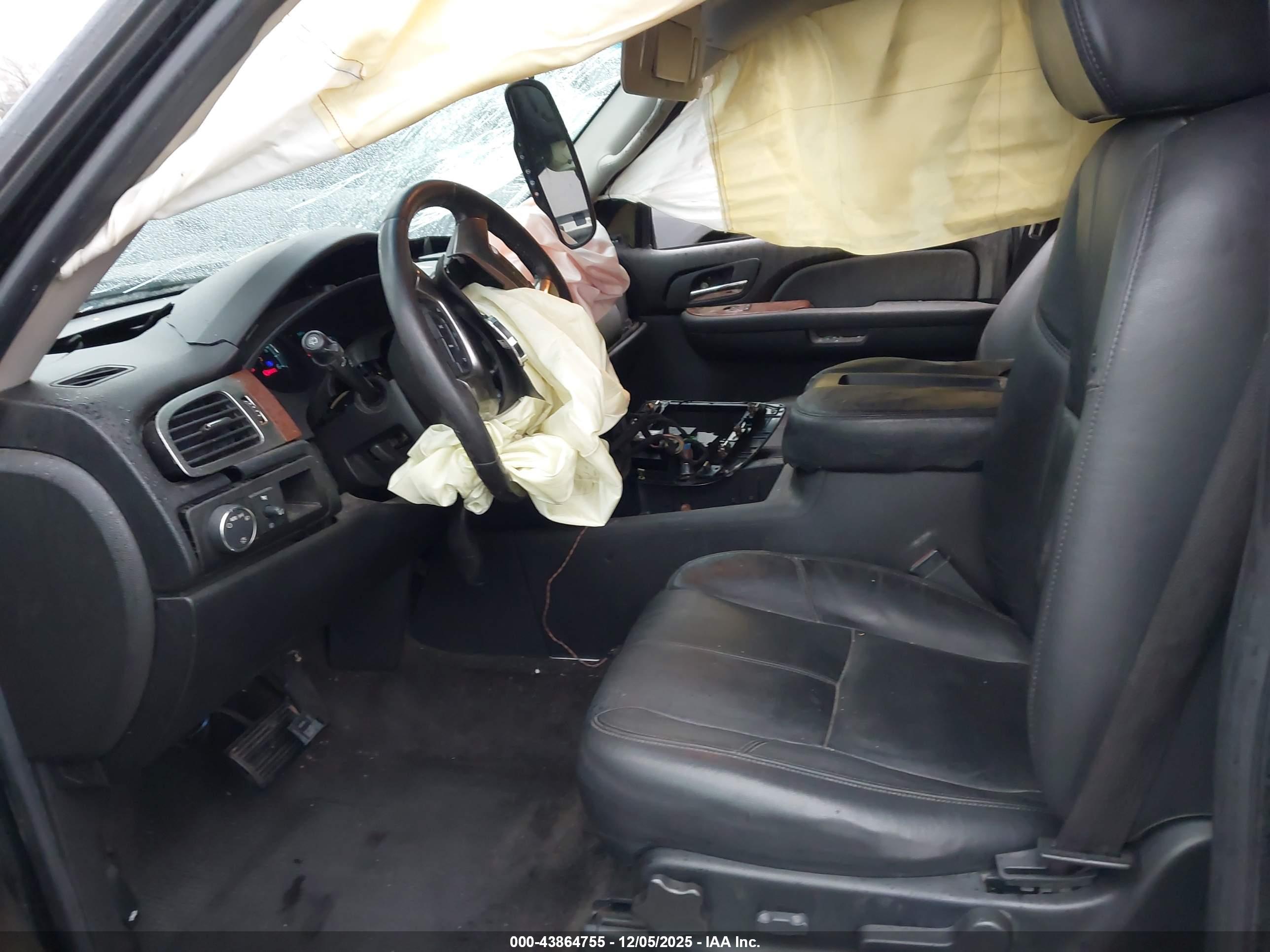 GMC YUKON image 5
