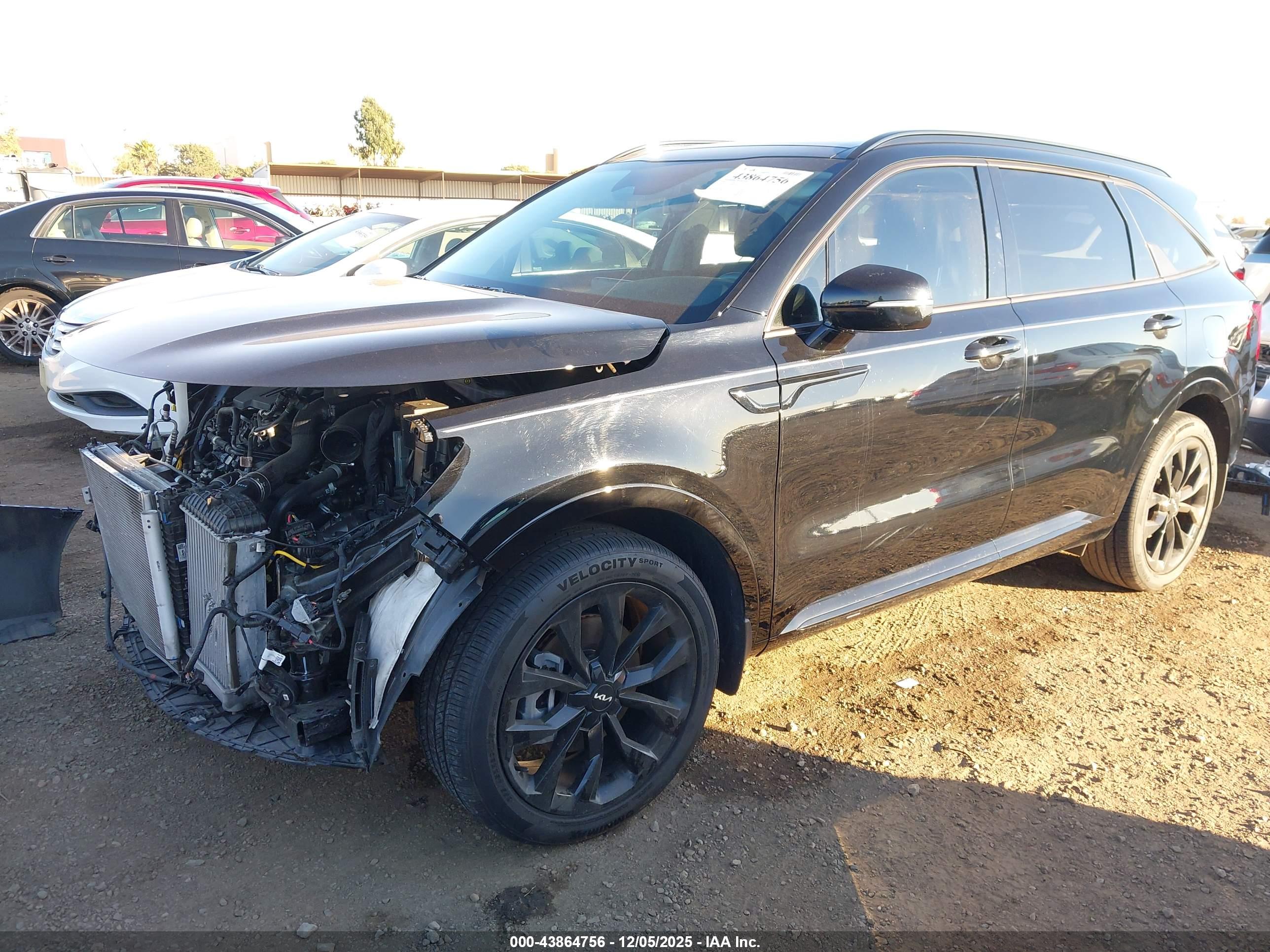 KIA SORENTO image 2