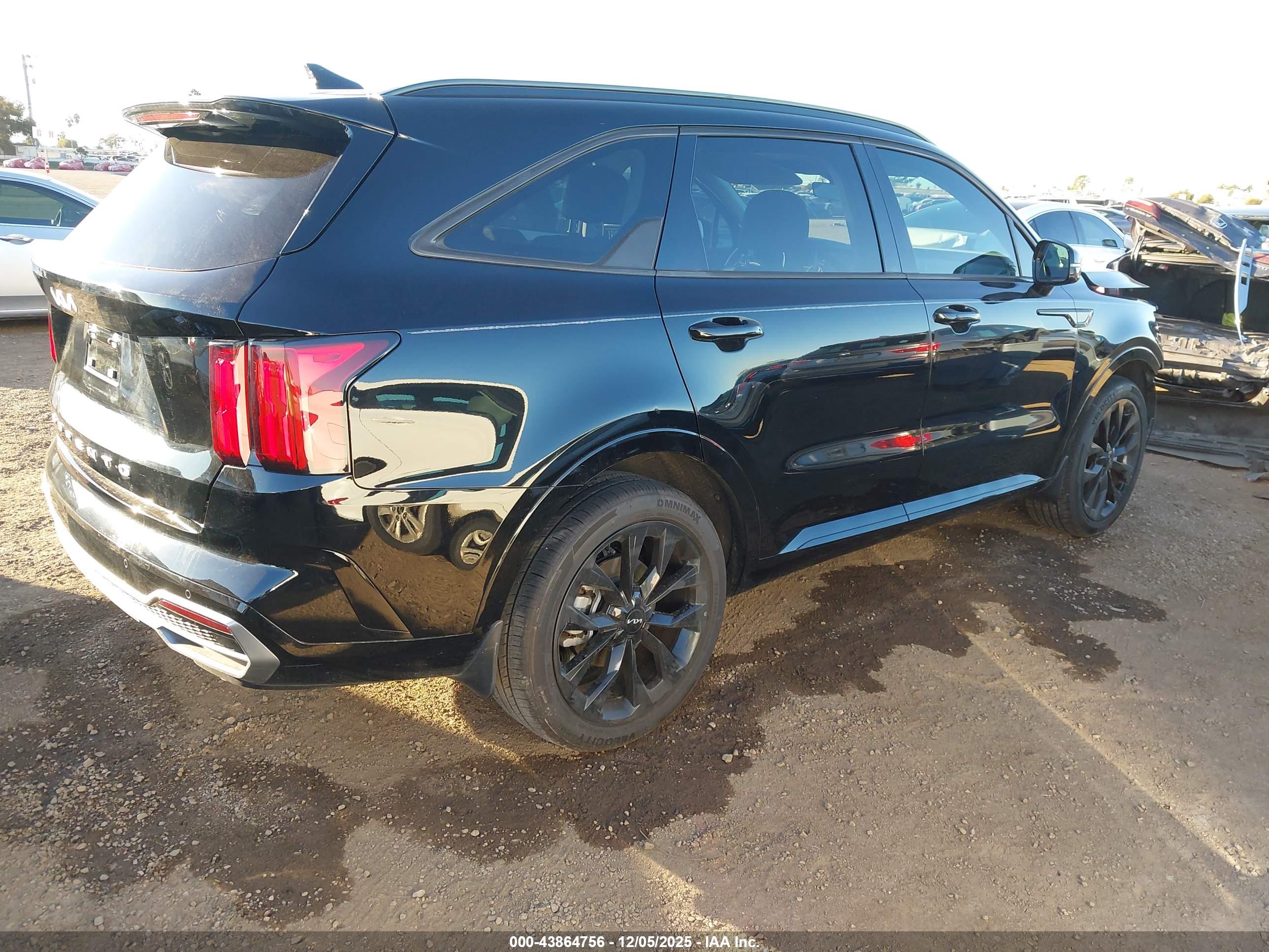 KIA SORENTO image 4