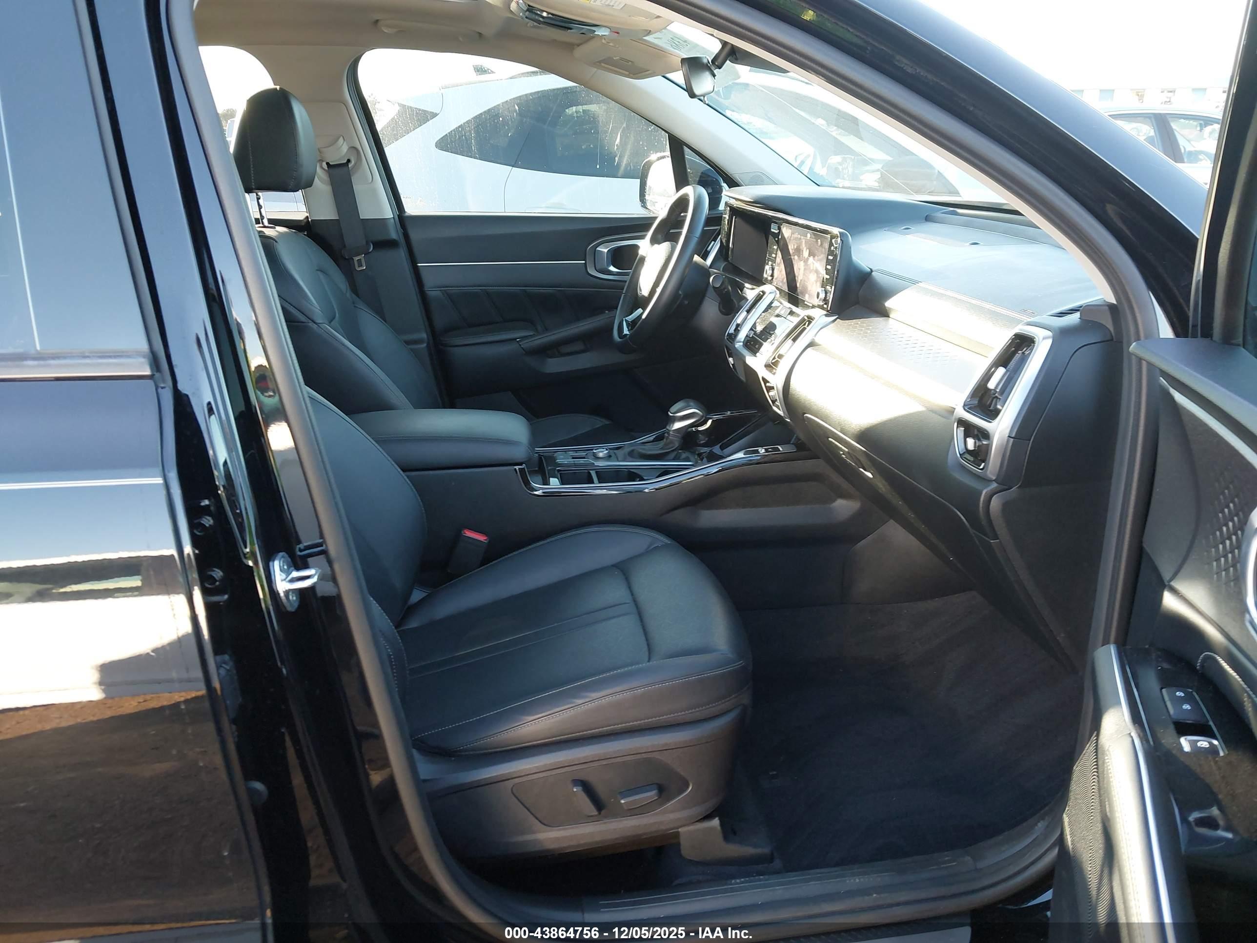 KIA SORENTO image 5