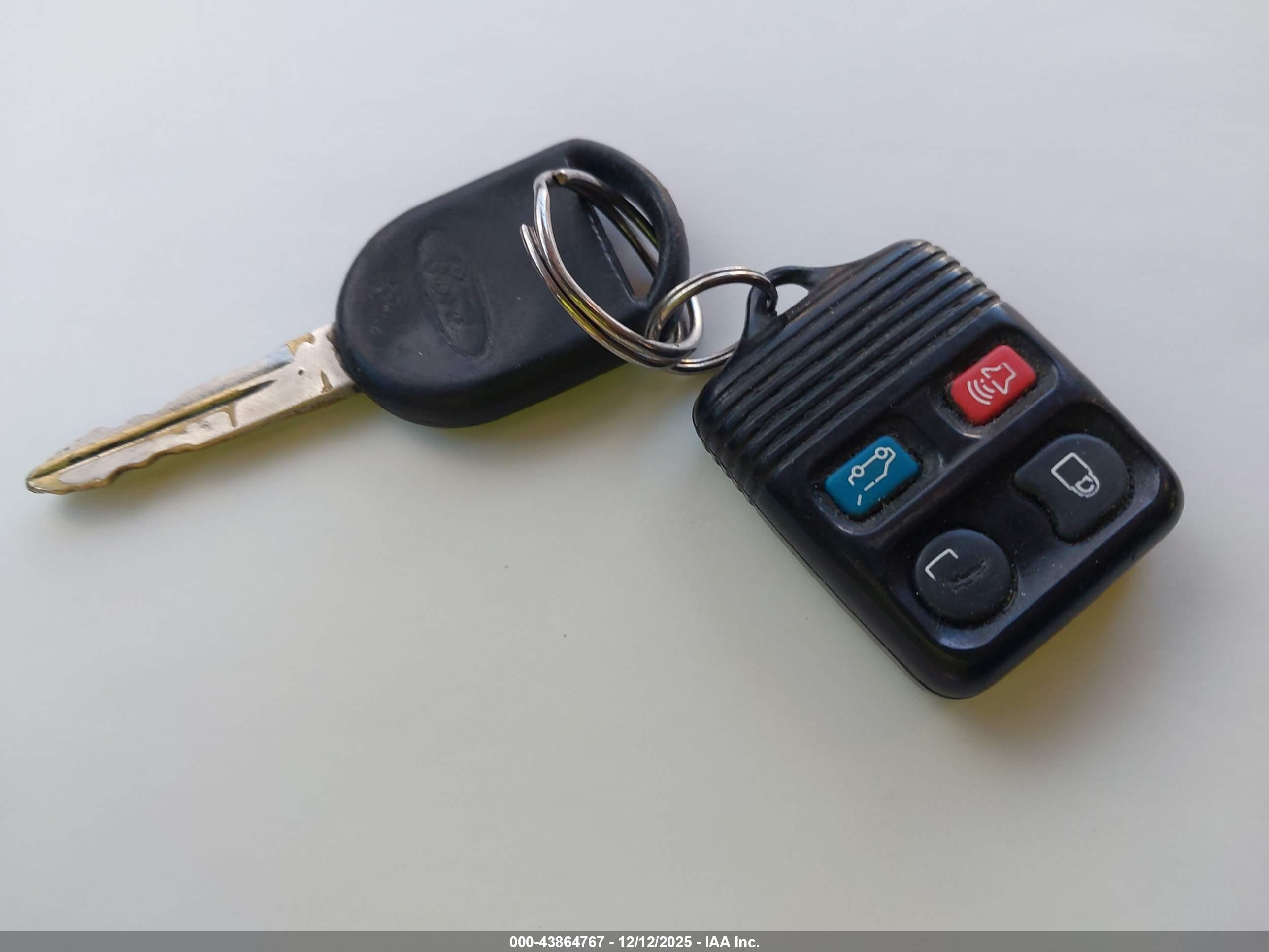 FORD EXPEDITION image 11