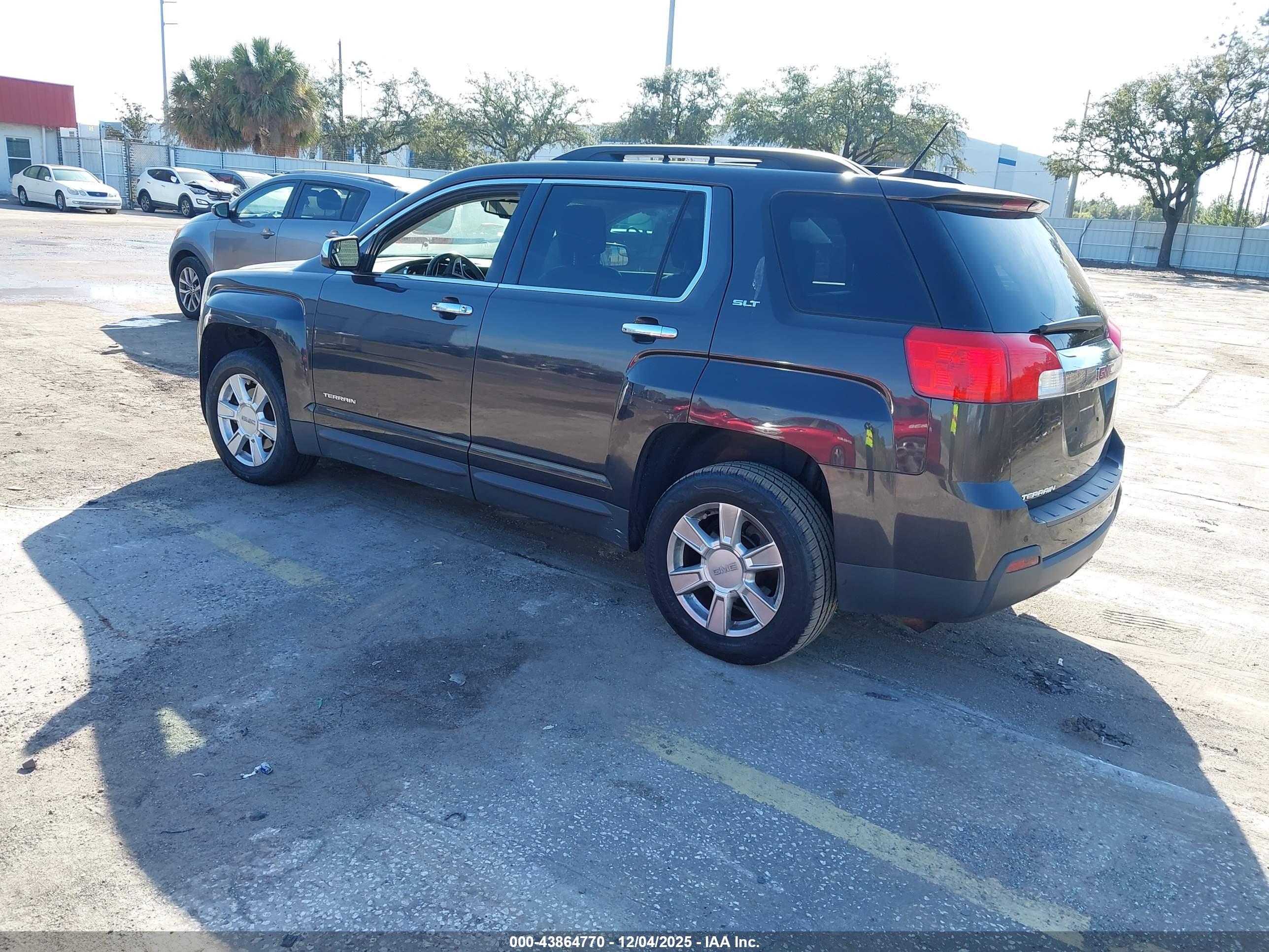 GMC TERRAIN image 3