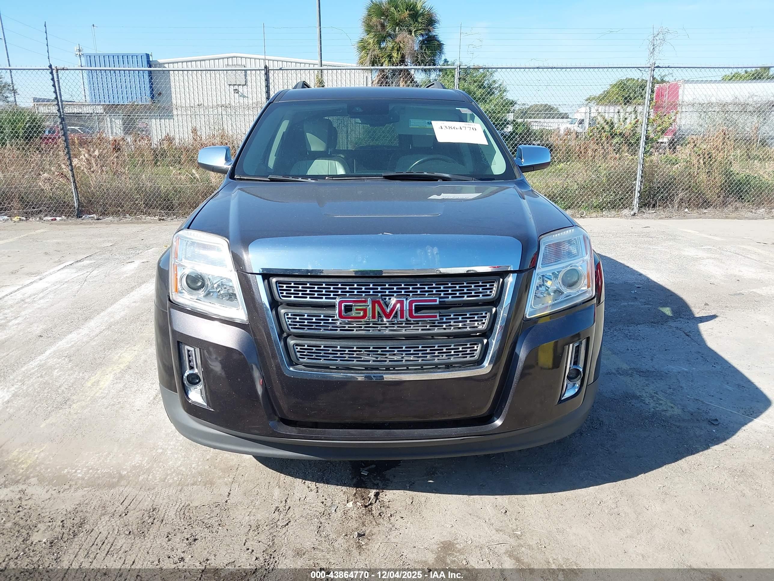 GMC TERRAIN image 6
