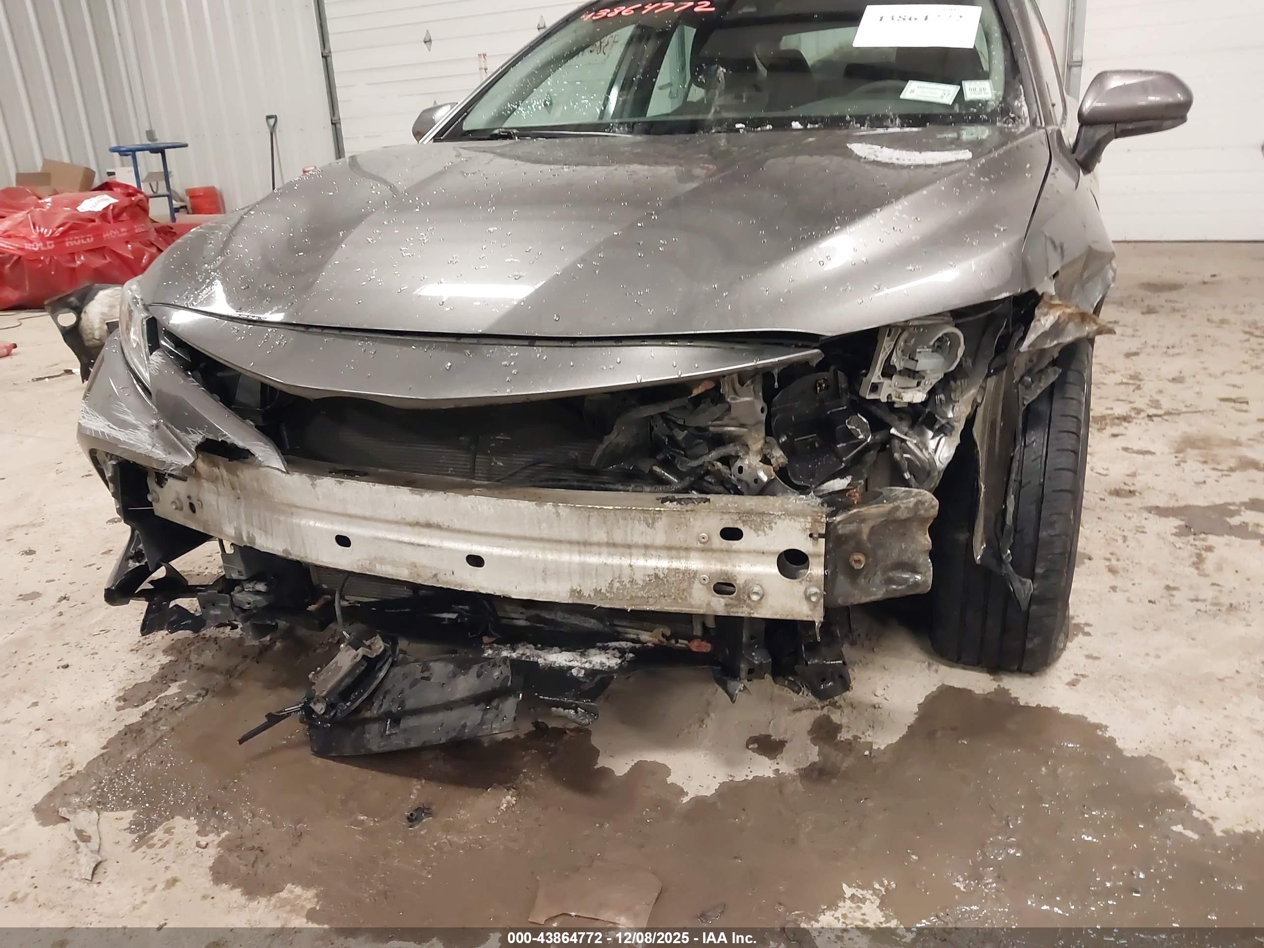TOYOTA CAMRY image 6