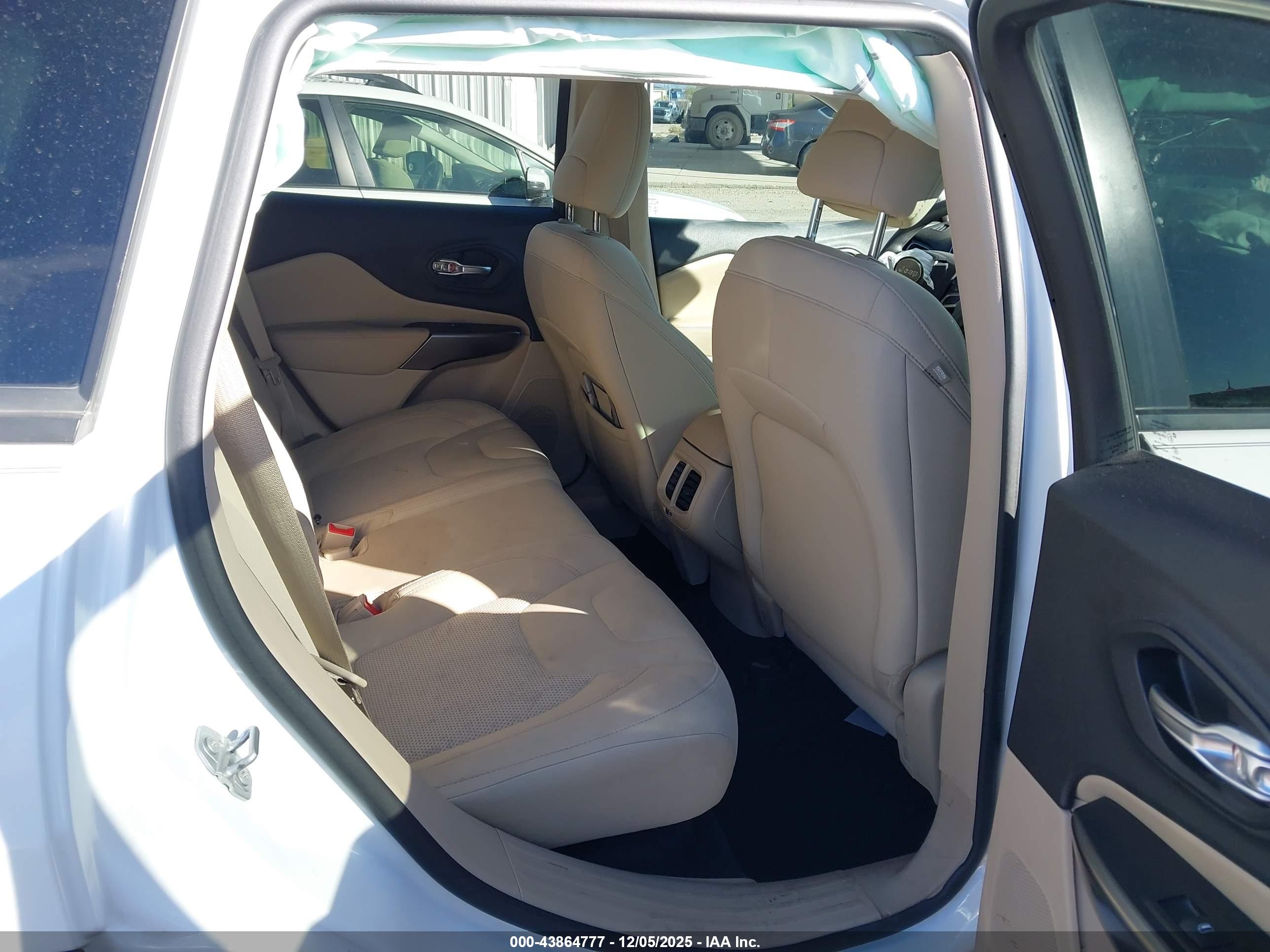 JEEP CHEROKEE image 8