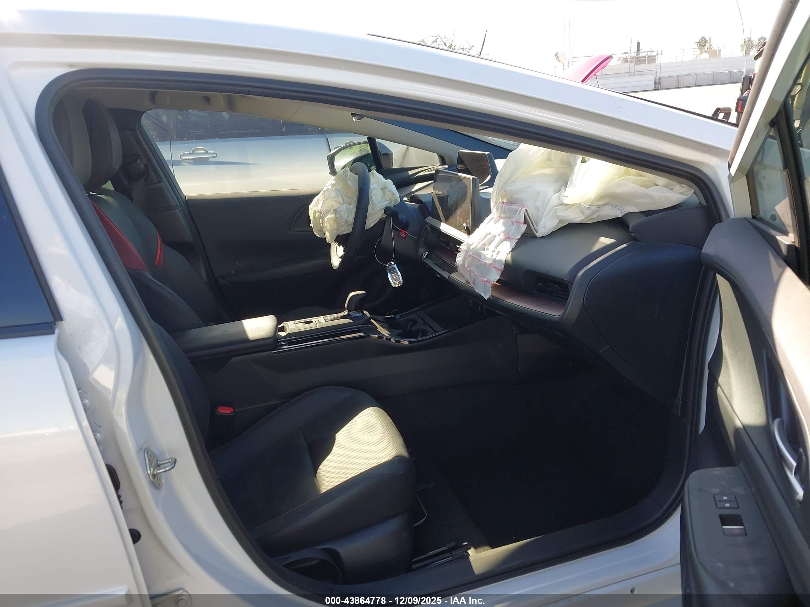 TOYOTA PRIUS image 5