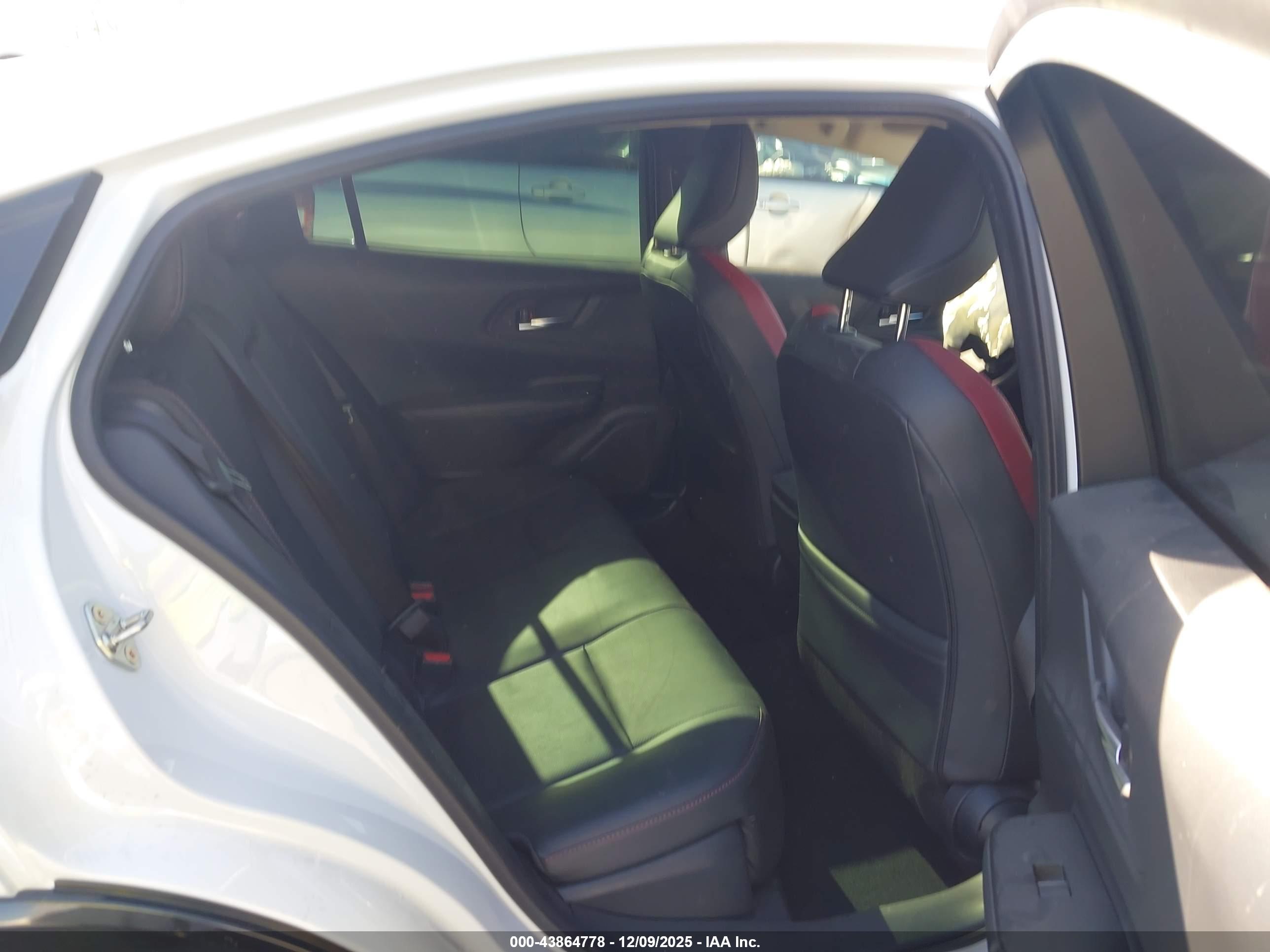 TOYOTA PRIUS image 8
