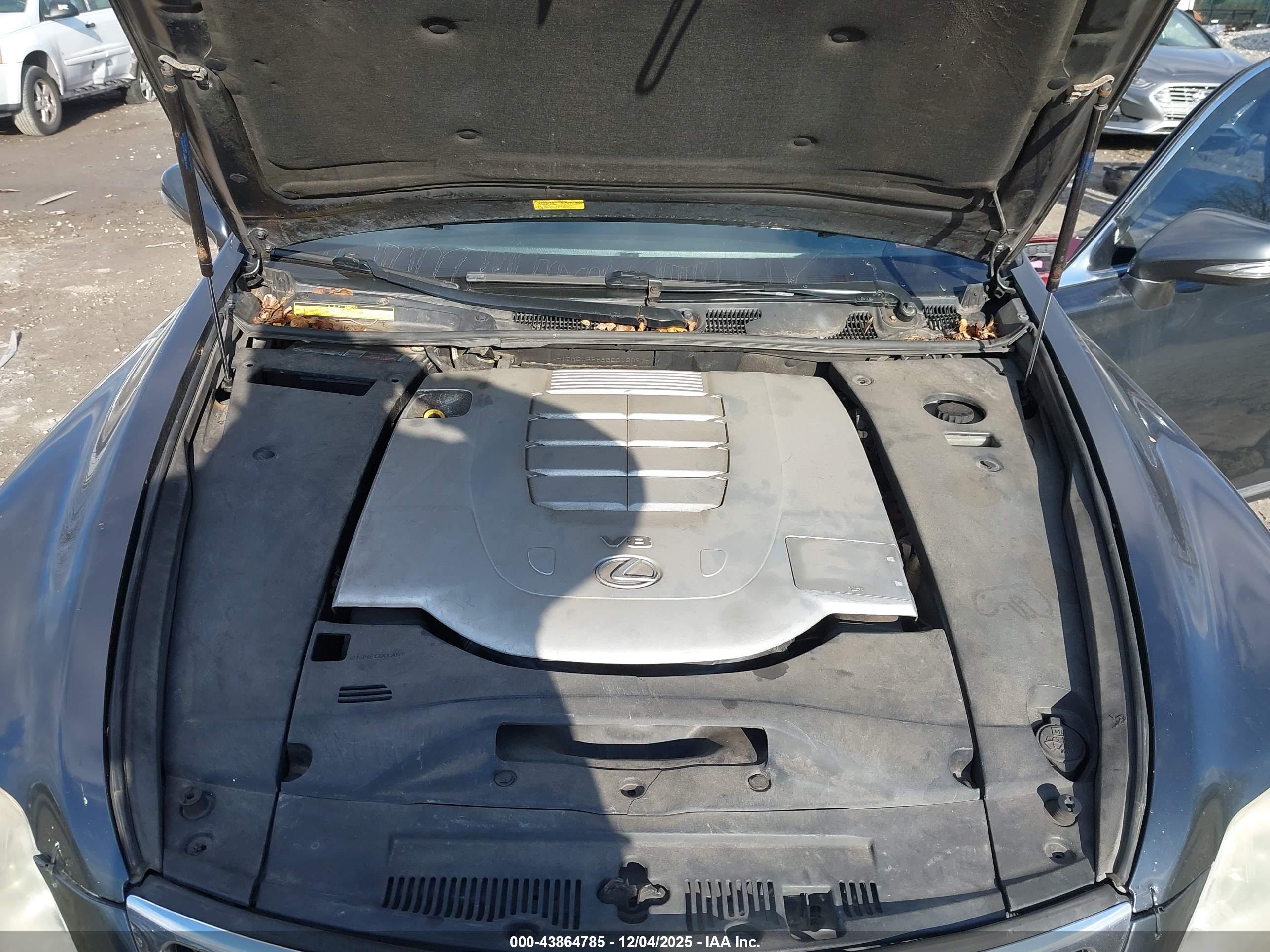 LEXUS LS image 10
