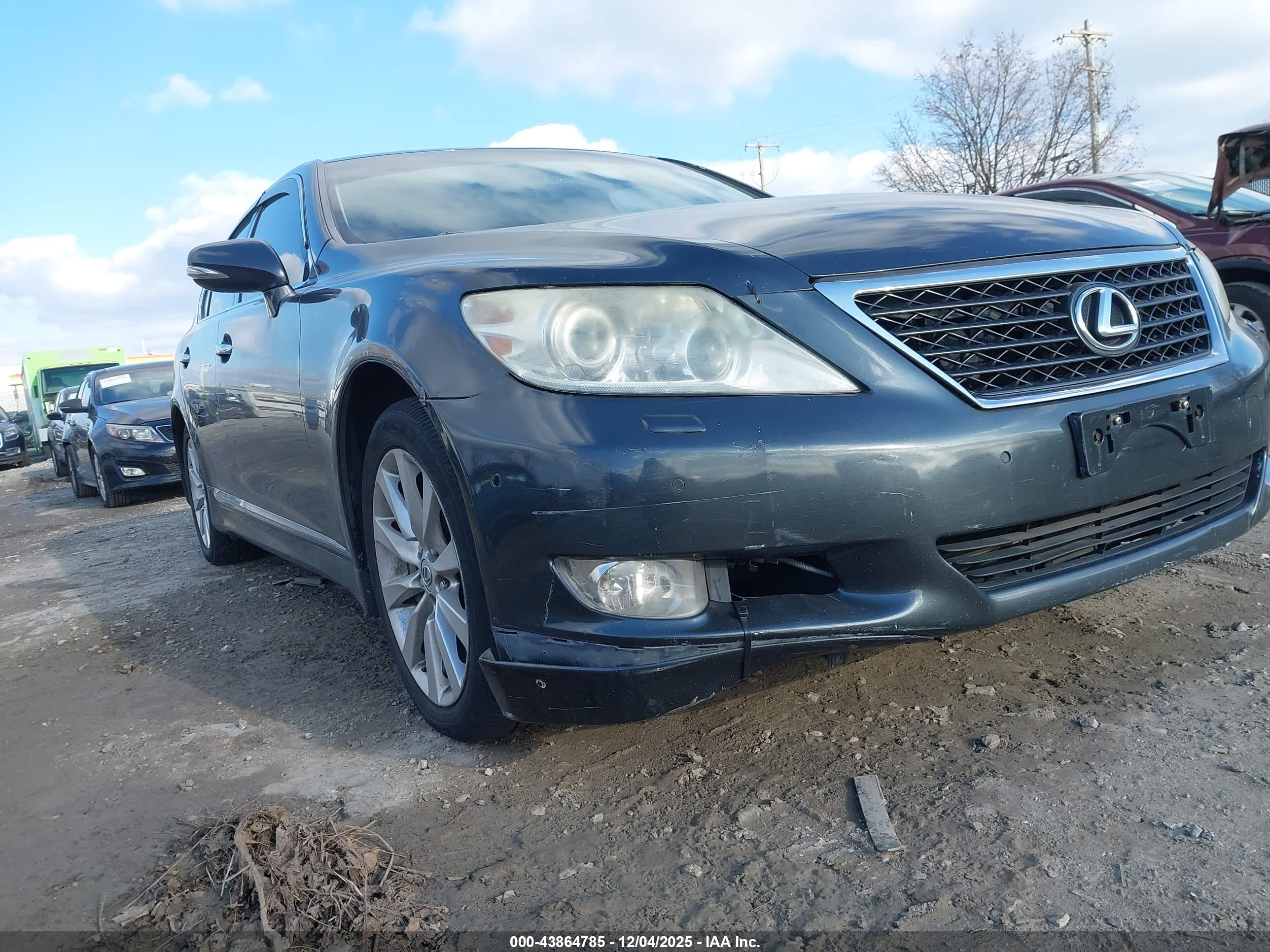 LEXUS LS image 6