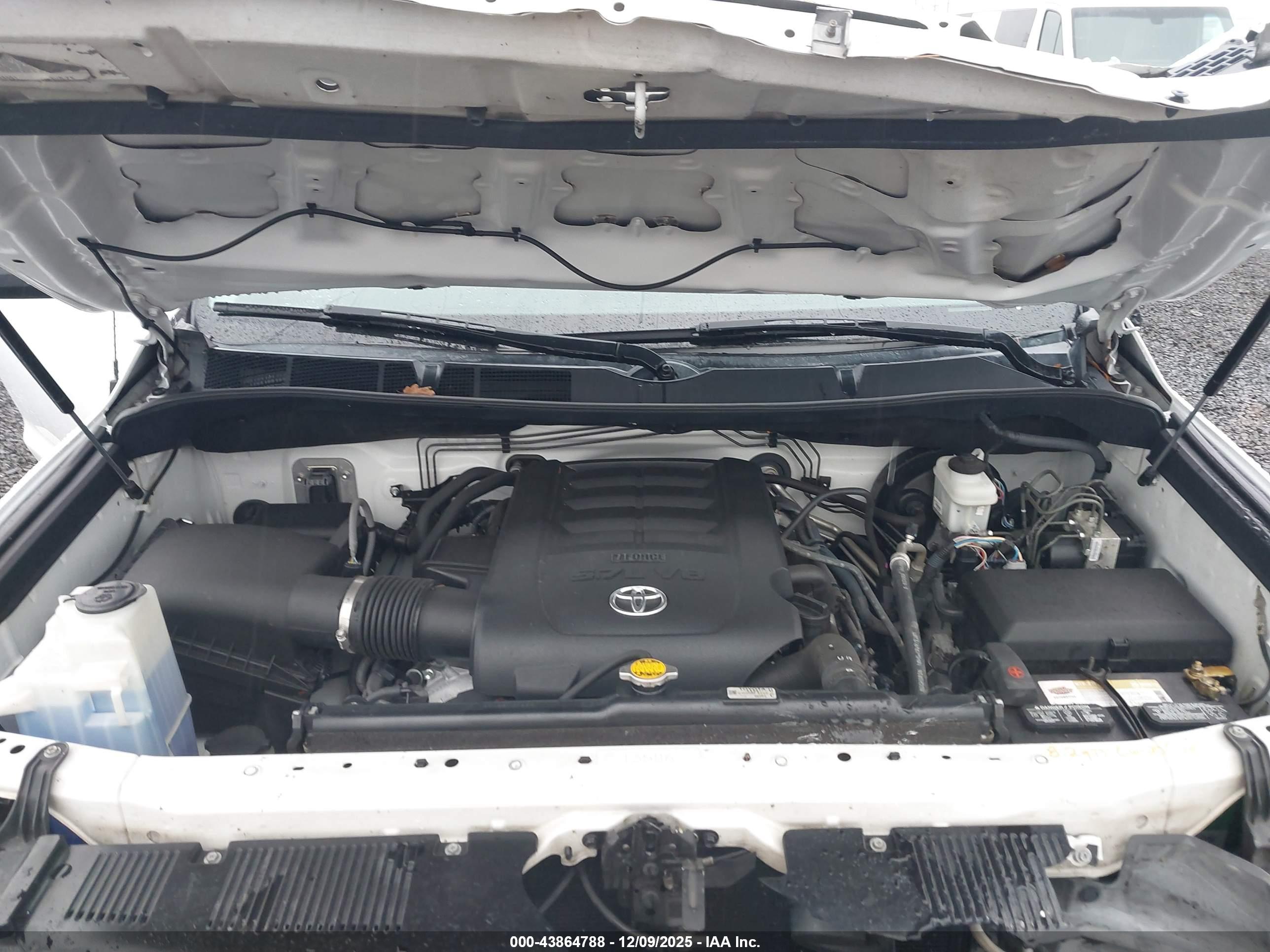 TOYOTA TUNDRA image 10