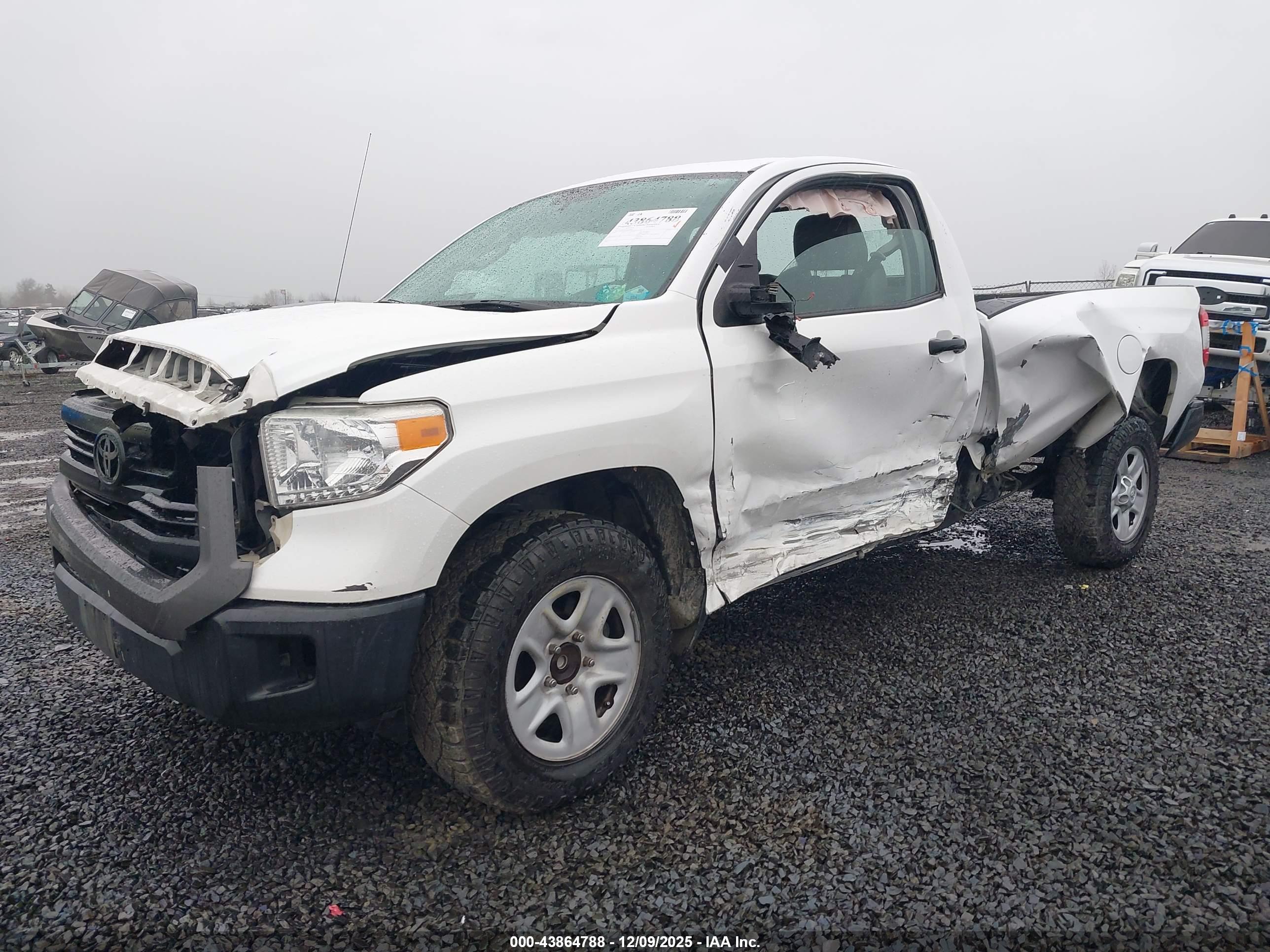 TOYOTA TUNDRA image 2