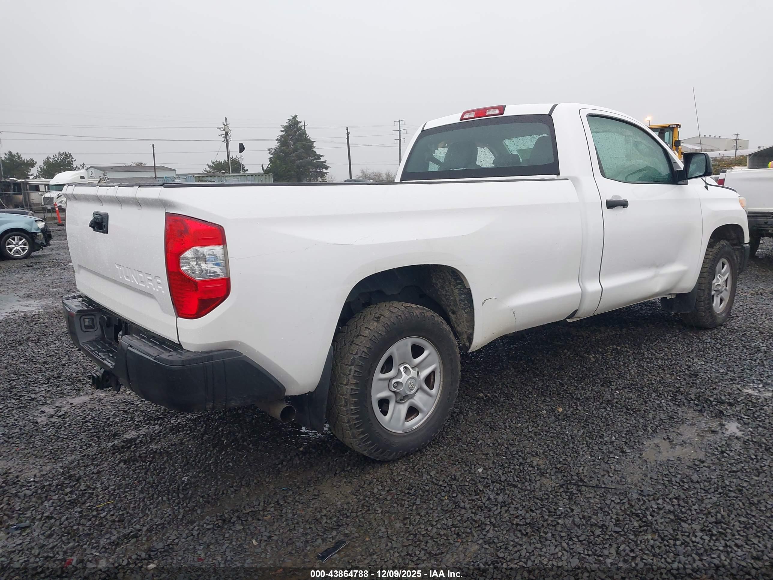 TOYOTA TUNDRA image 4