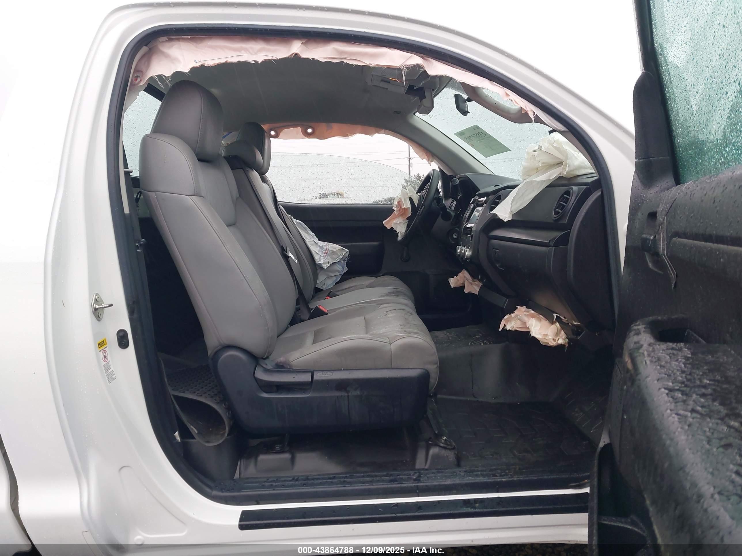 TOYOTA TUNDRA image 5