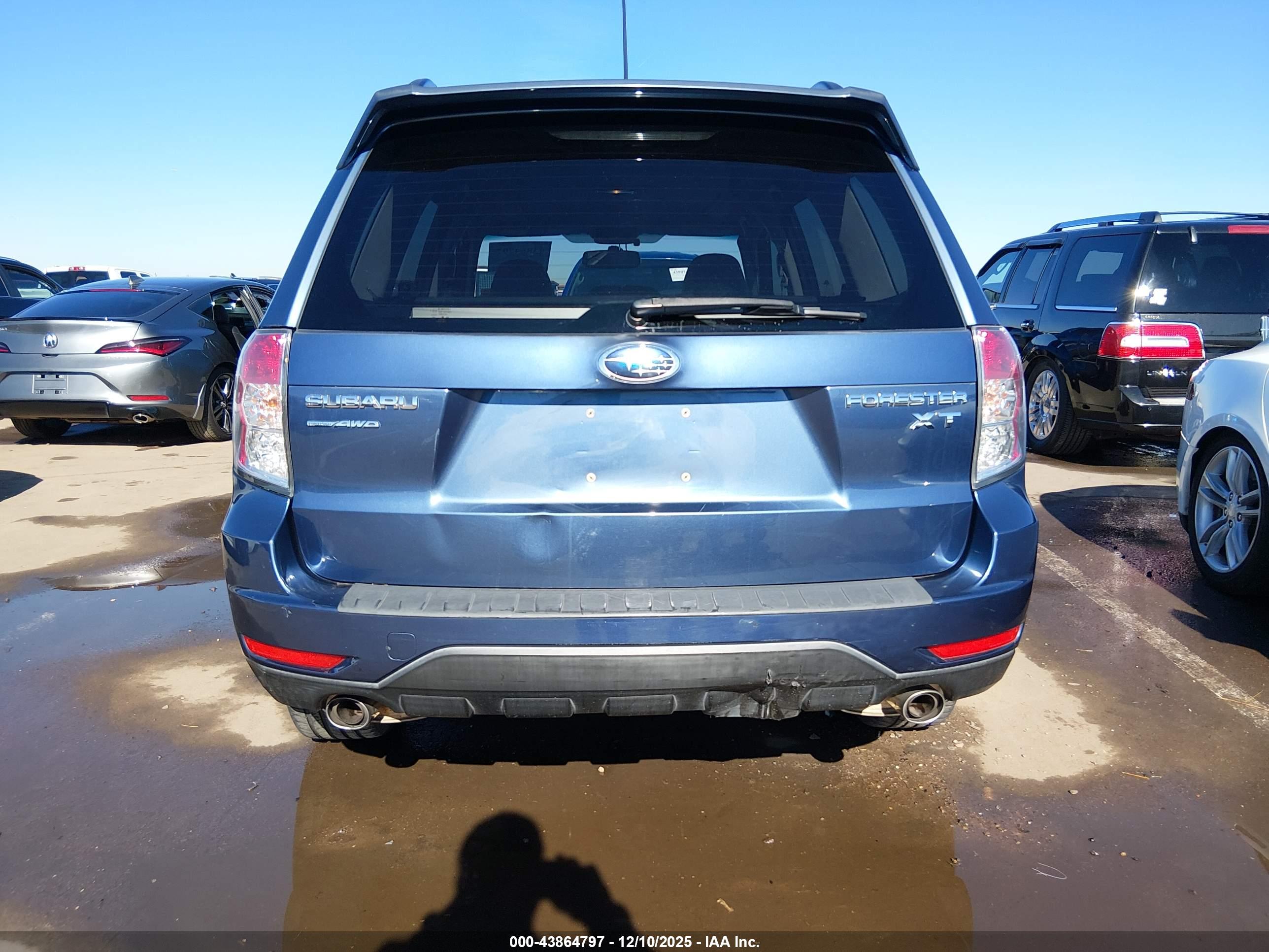 SUBARU FORESTER image 6
