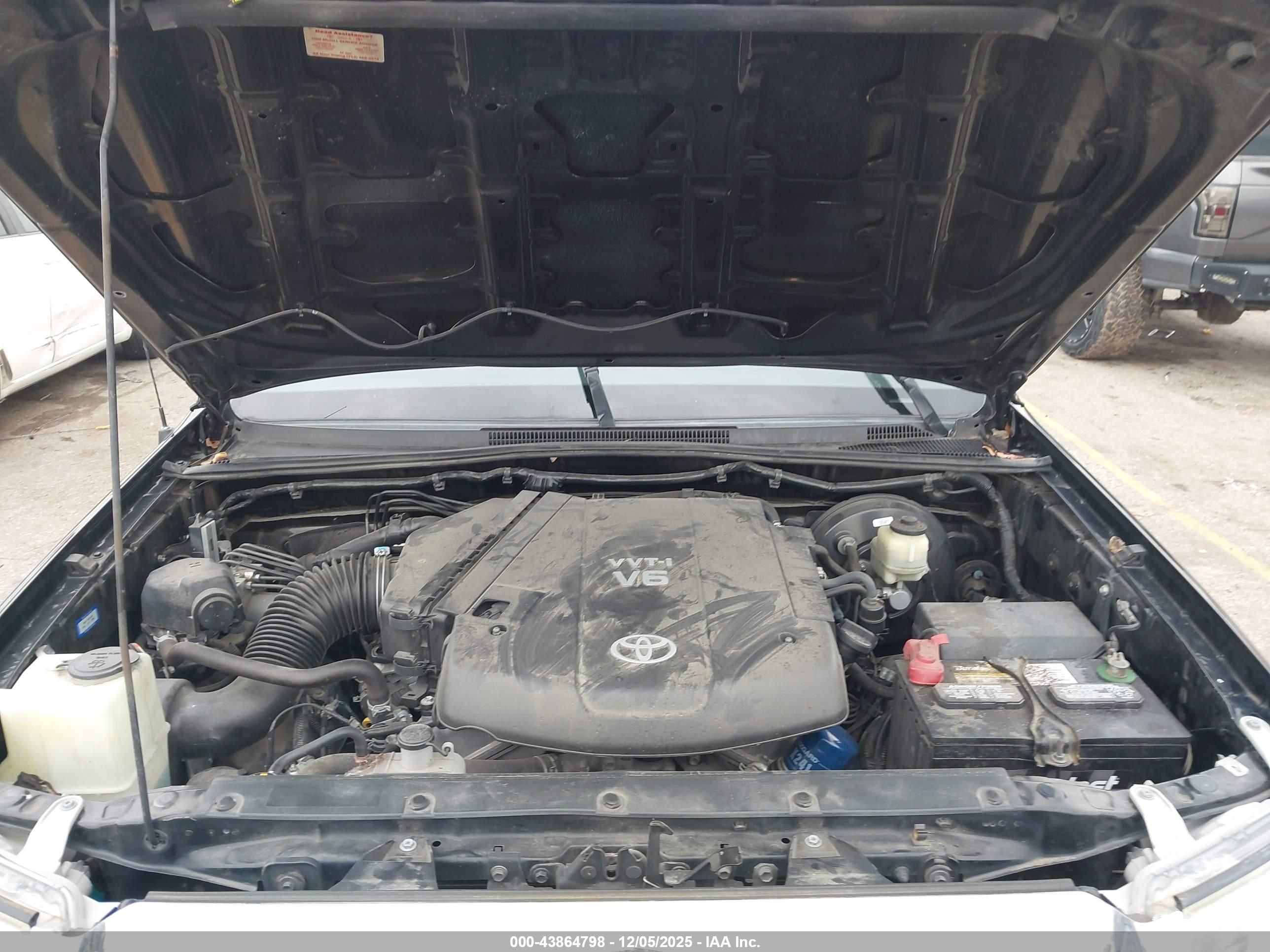 TOYOTA TACOMA image 10