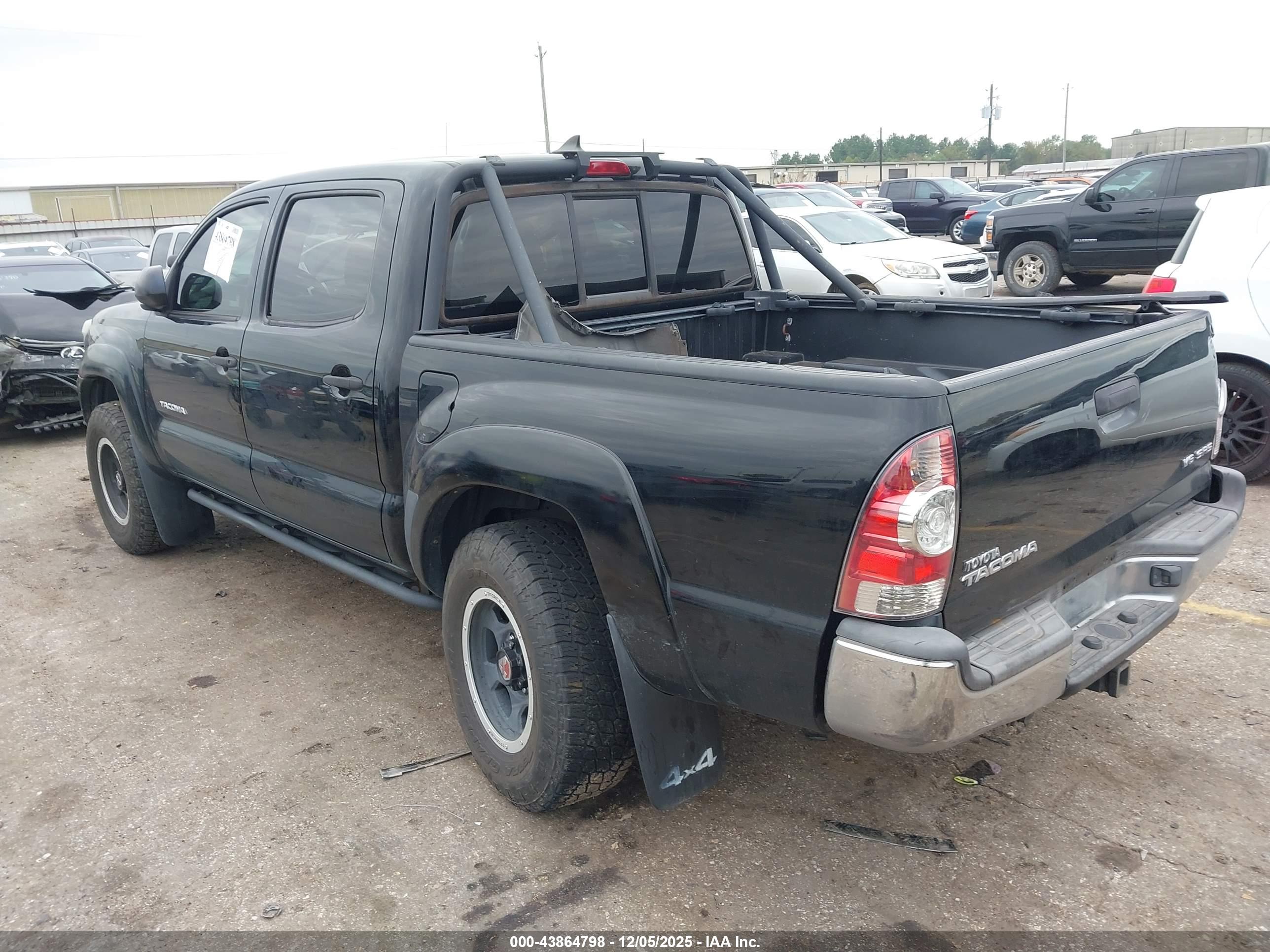 TOYOTA TACOMA image 3