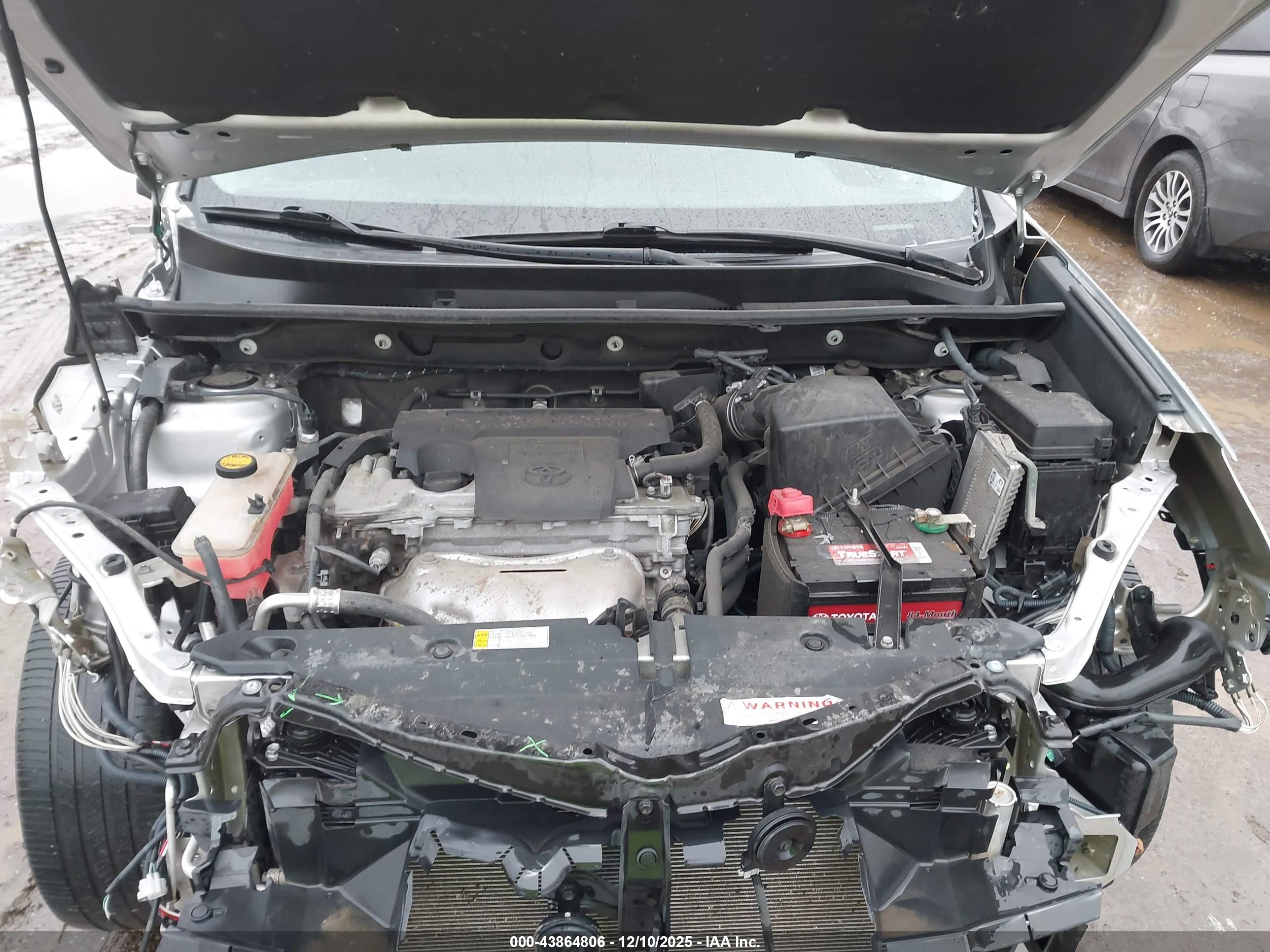 TOYOTA RAV4 image 10