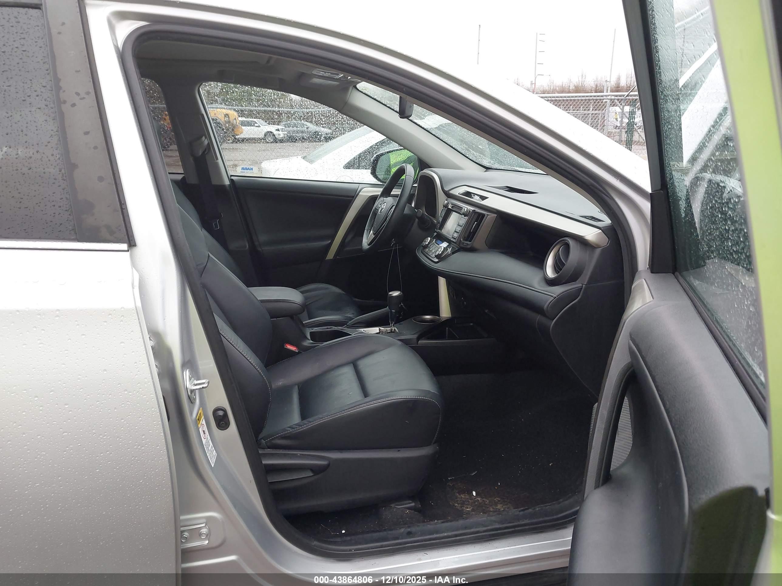 TOYOTA RAV4 image 5