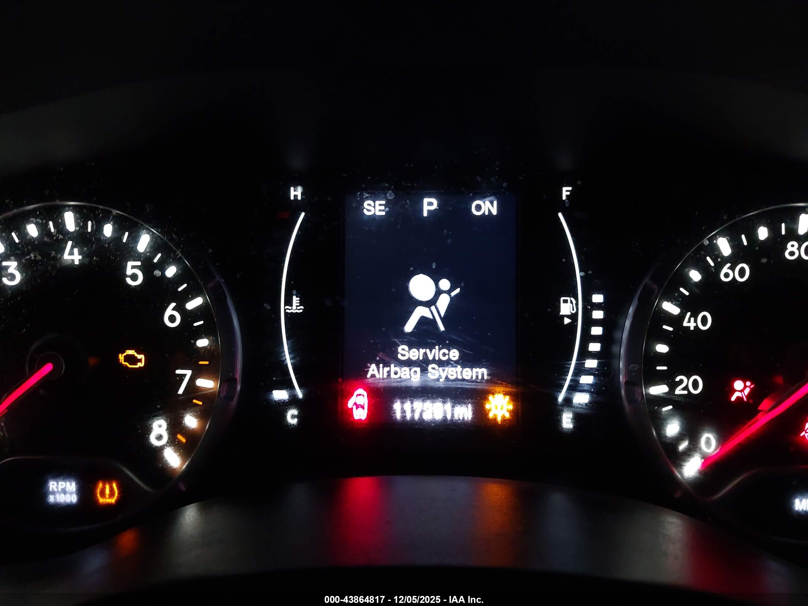 JEEP RENEGADE image 7