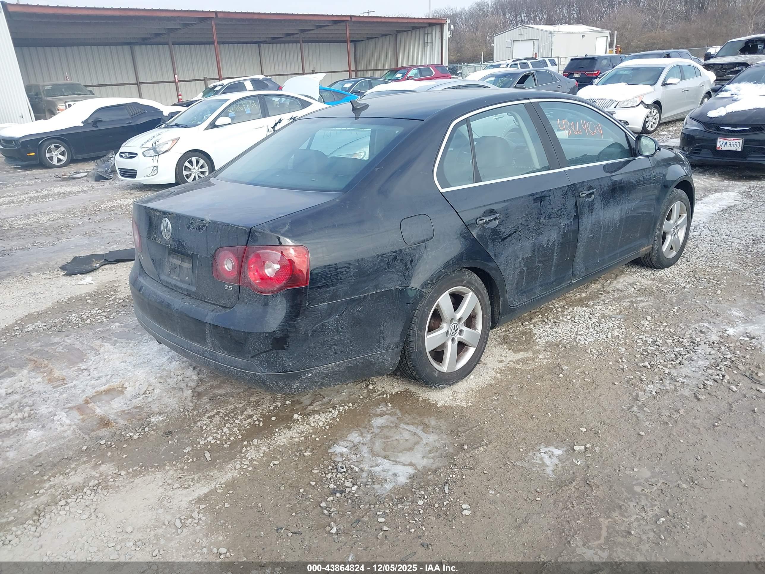 VOLKSWAGEN JETTA image 4