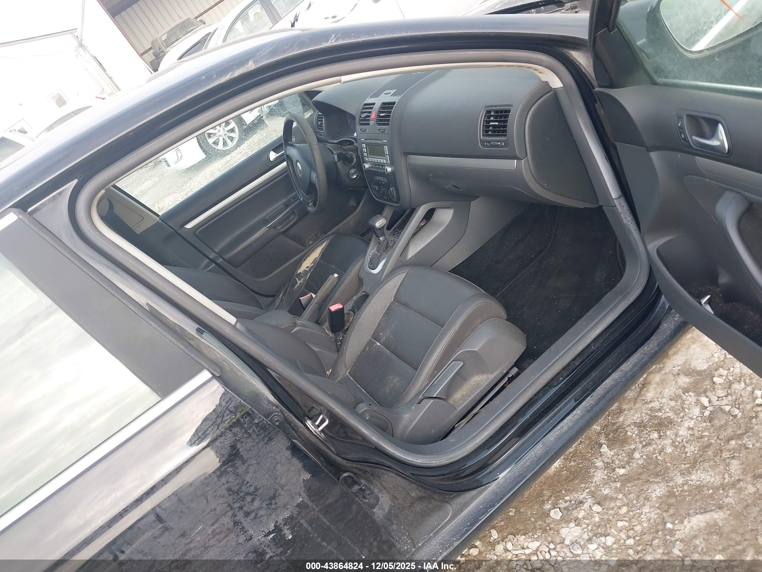 VOLKSWAGEN JETTA image 5