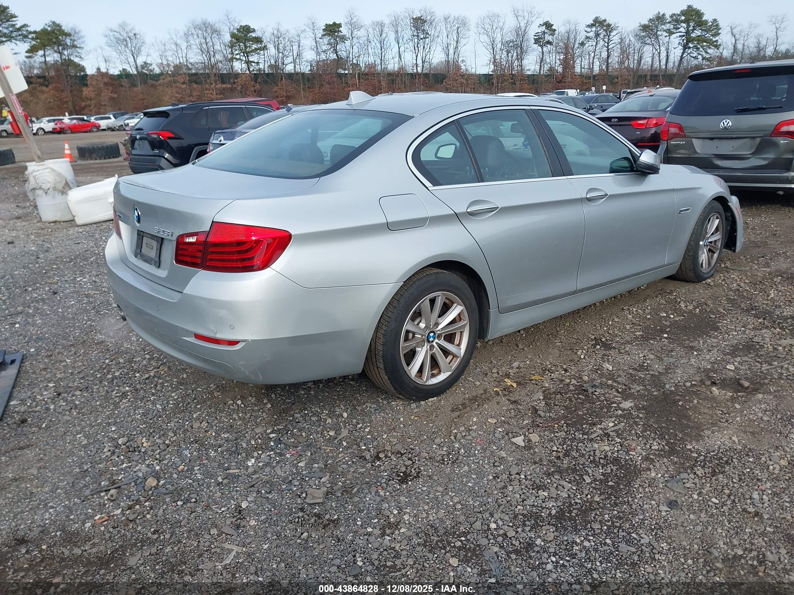 BMW 528I image 4