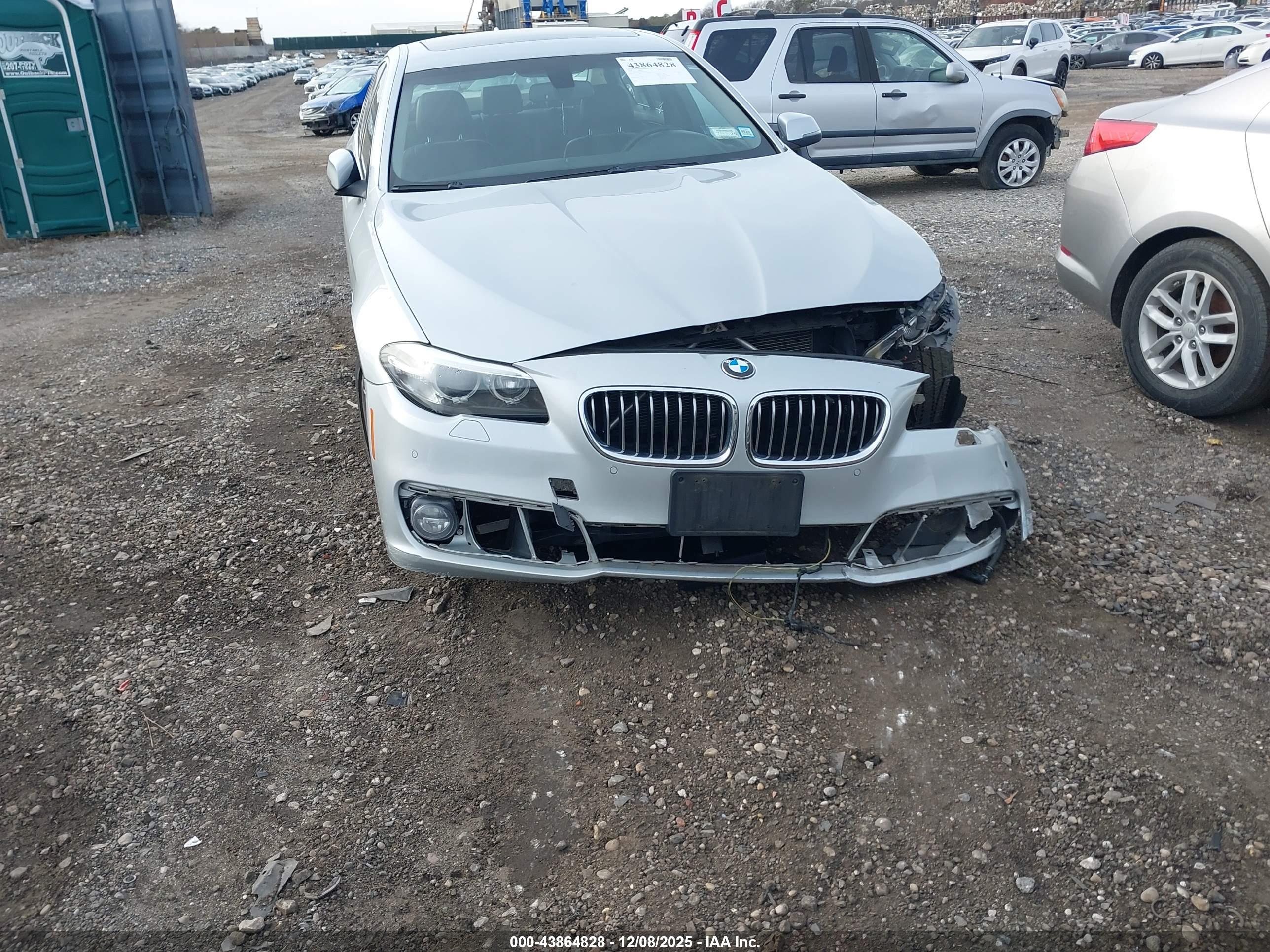 BMW 528I image 6