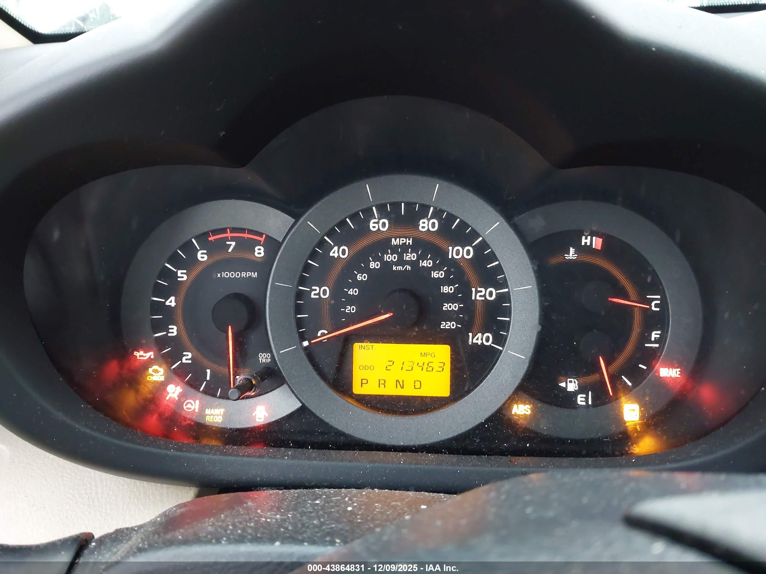 TOYOTA RAV4 image 7