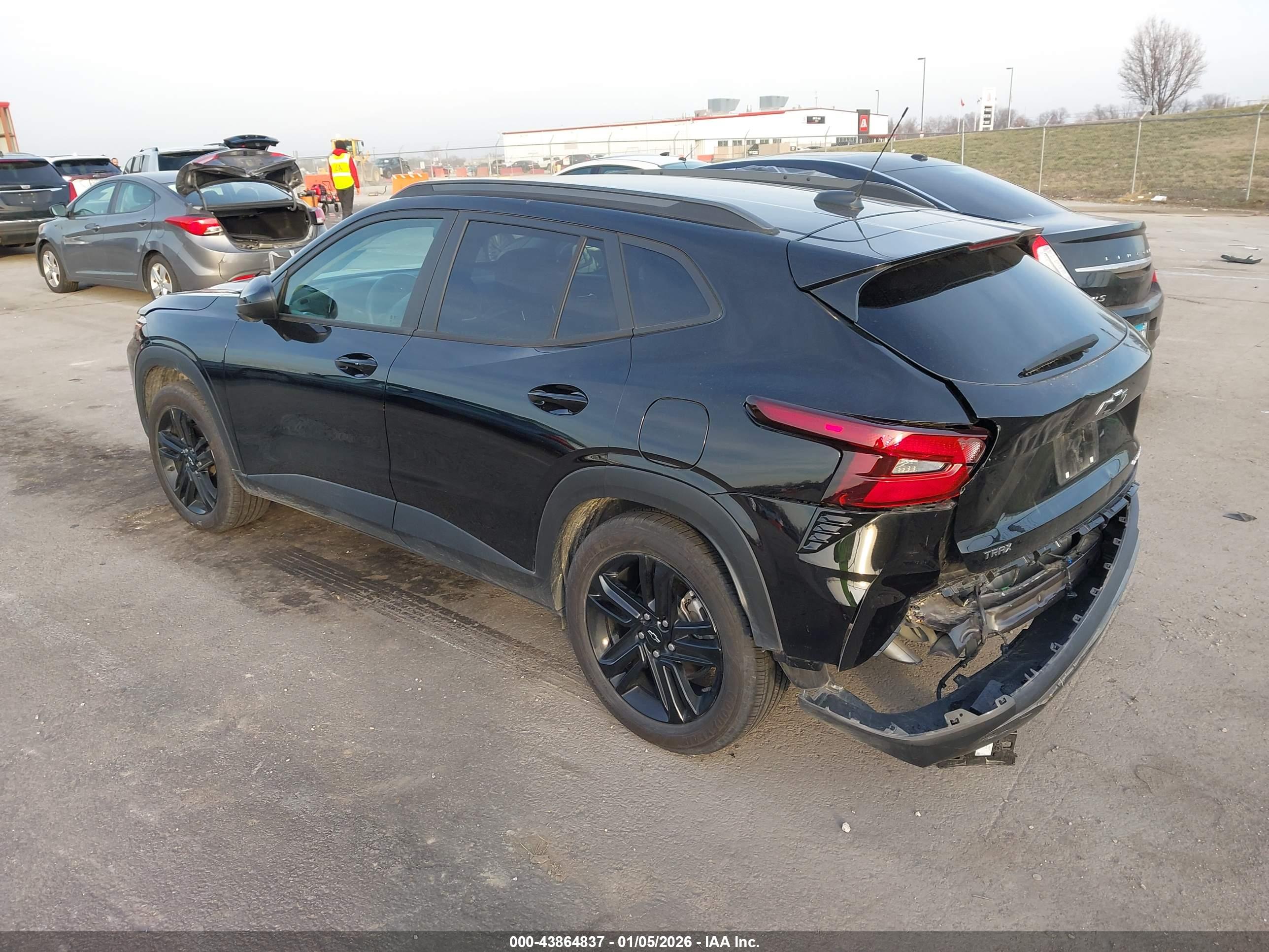 CHEVROLET TRAX image 3