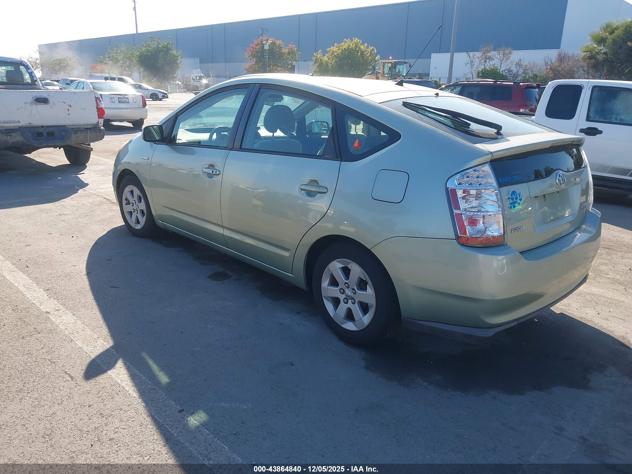 TOYOTA PRIUS image 3
