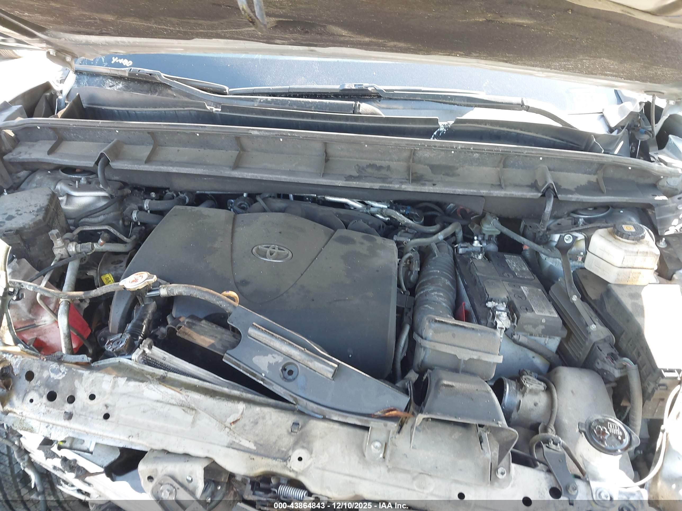 TOYOTA HIGHLANDER image 10