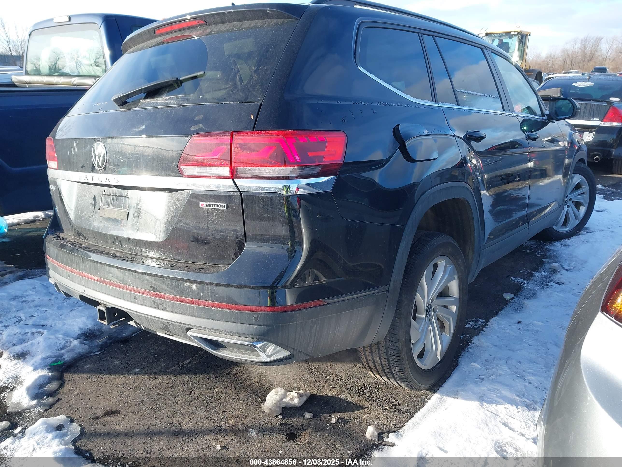 VOLKSWAGEN ATLAS image 4