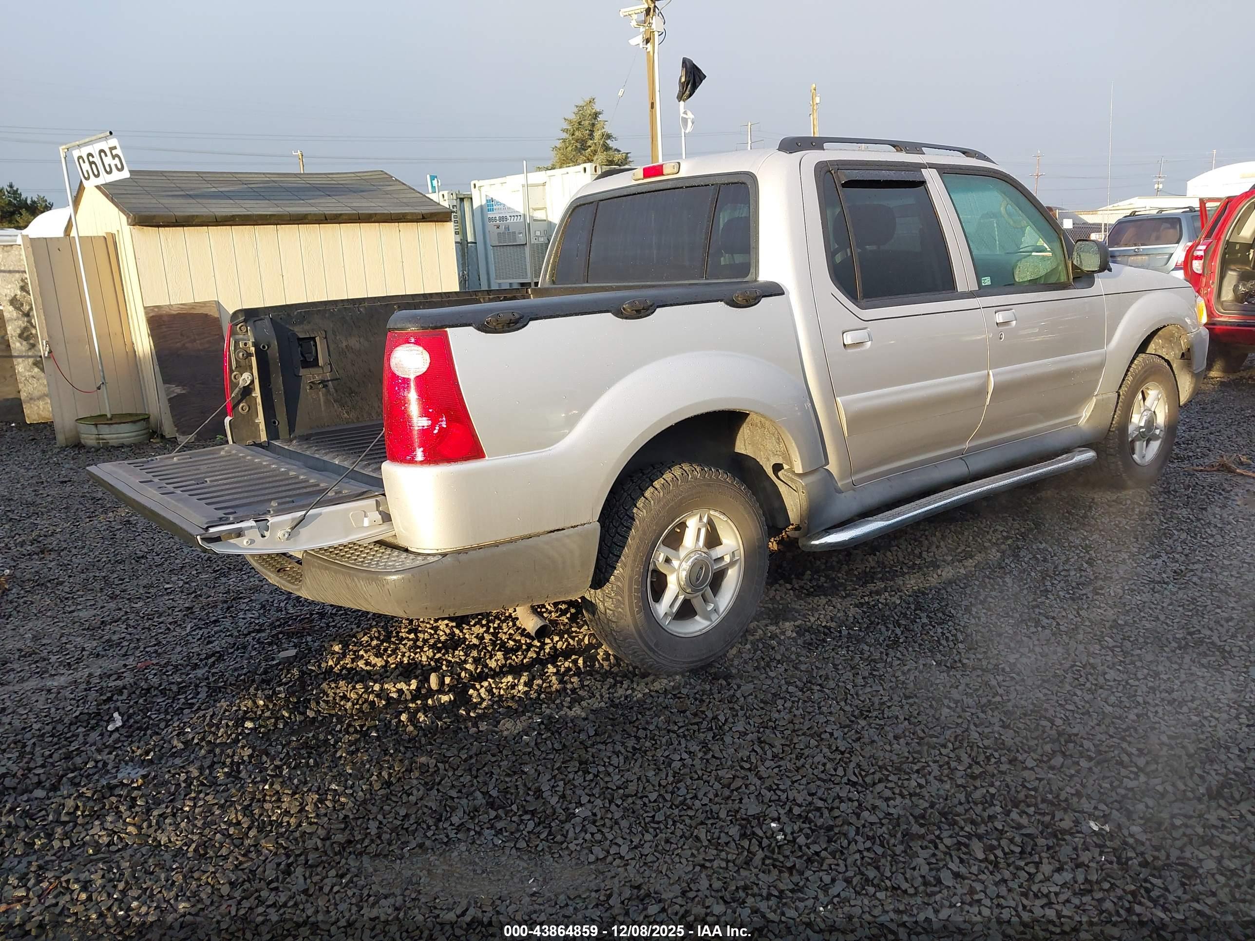 FORD EXPLORER image 4