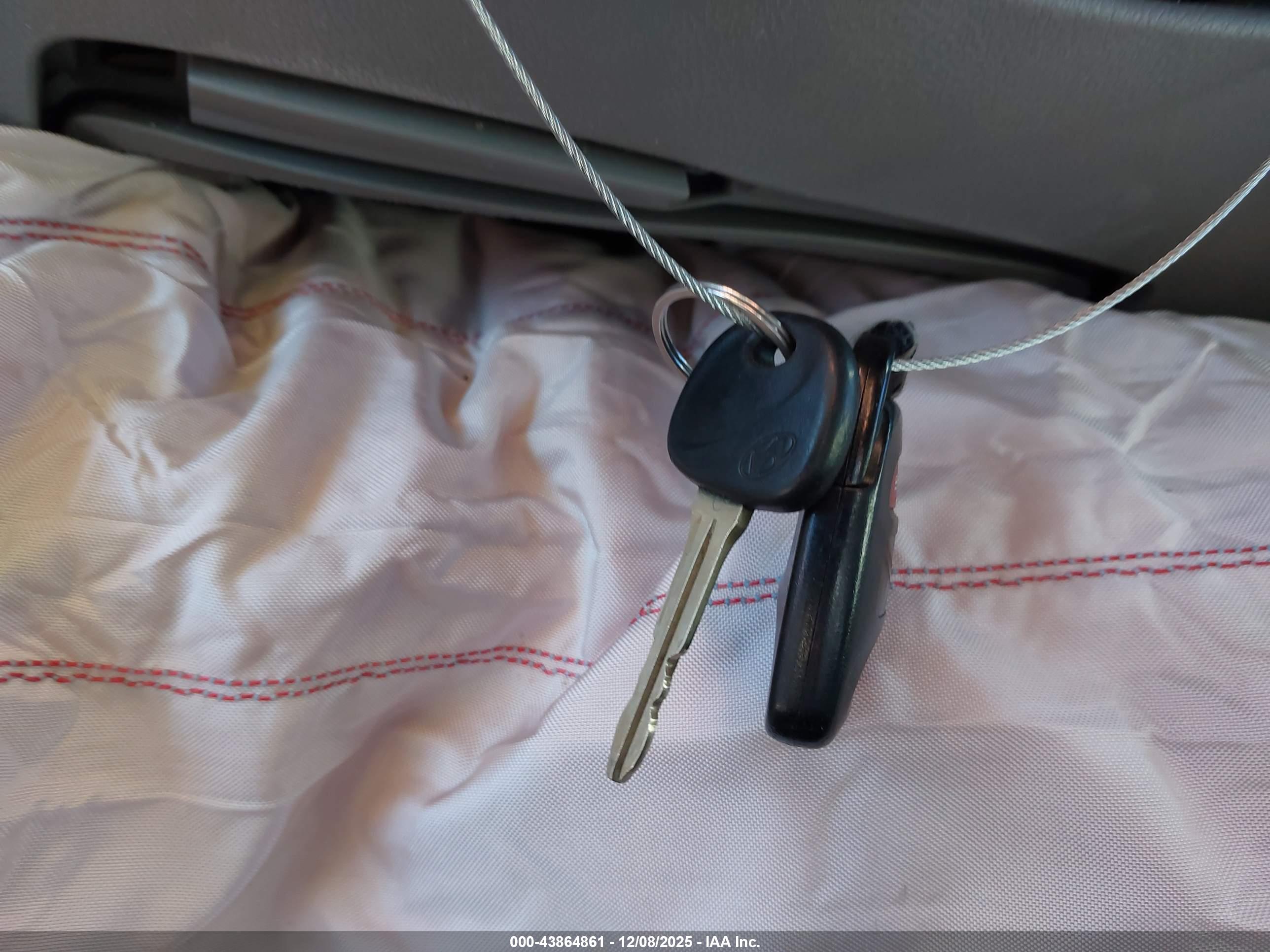 HYUNDAI ELANTRA image 11