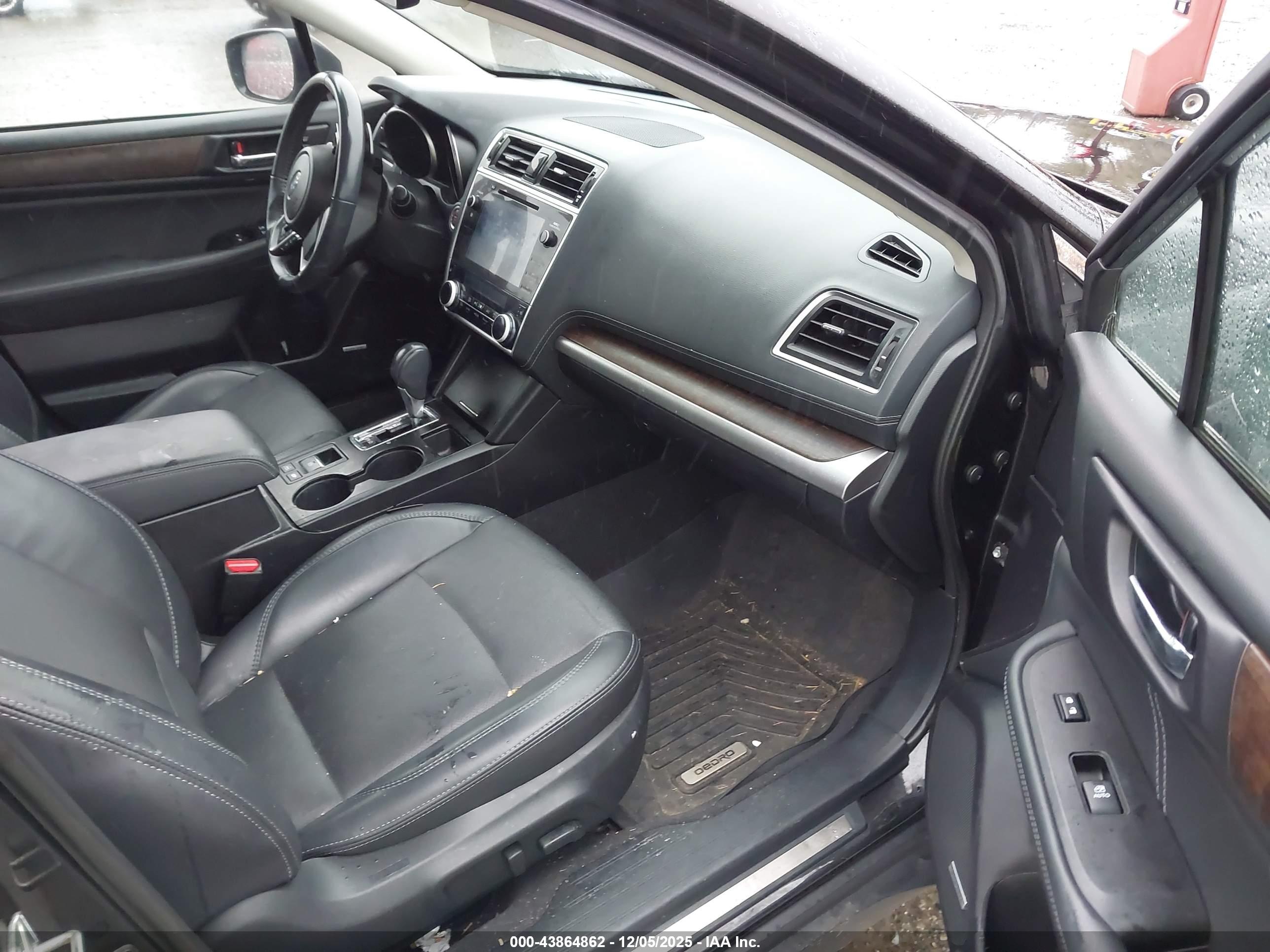 SUBARU OUTBACK image 5