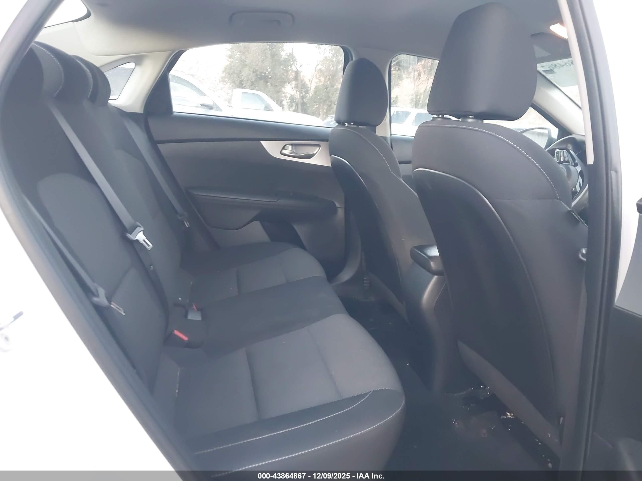 KIA FORTE image 8