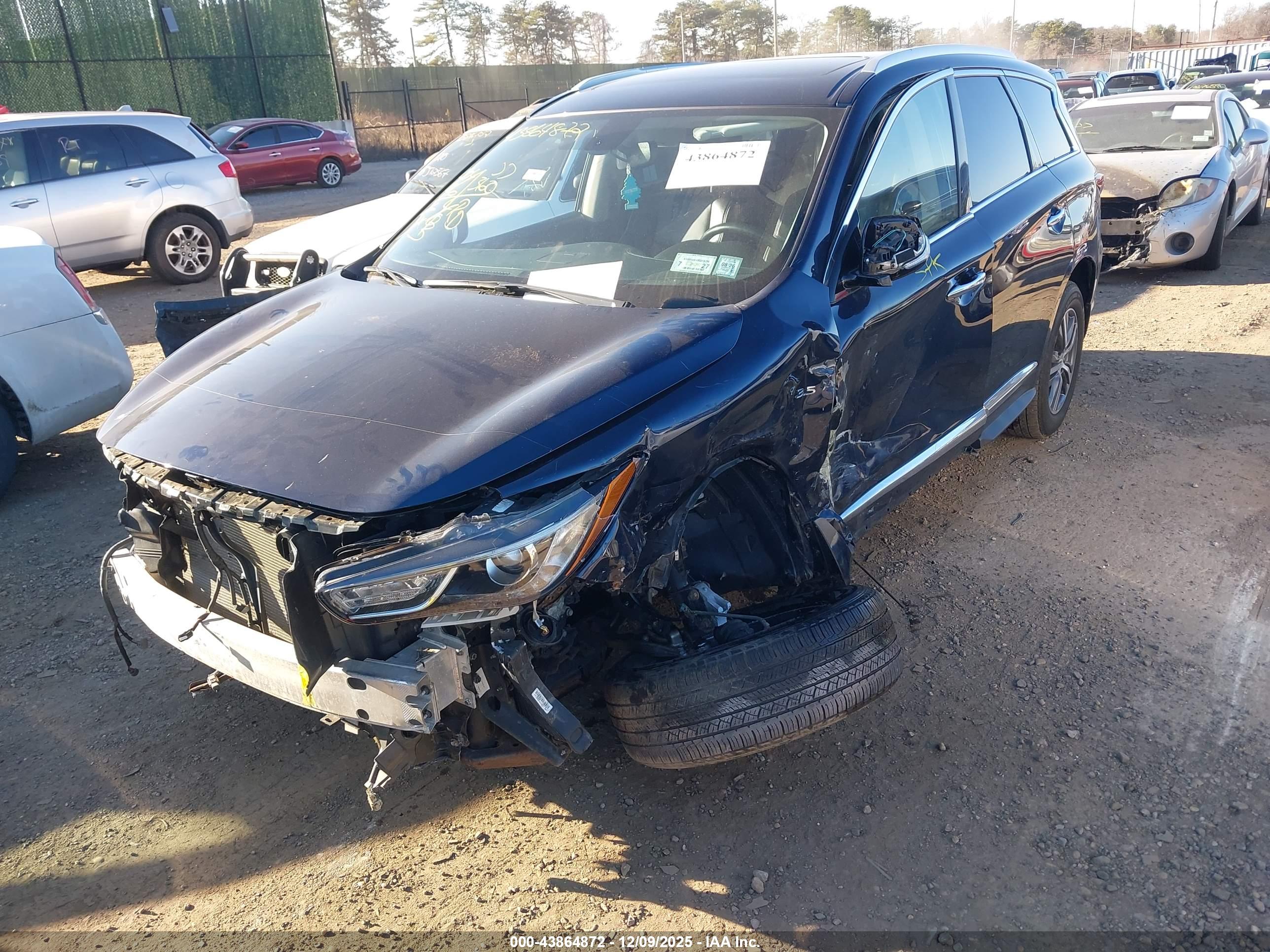 INFINITI QX60 image 2