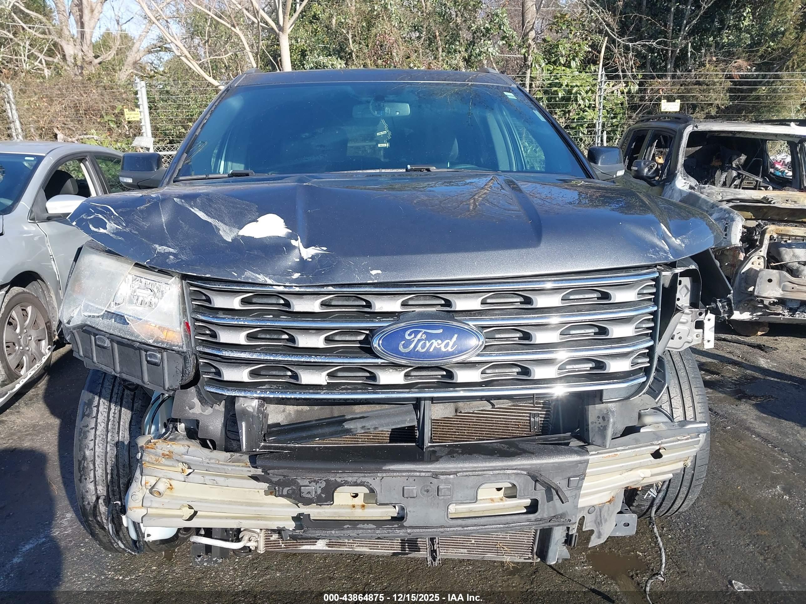 FORD EXPLORER image 6