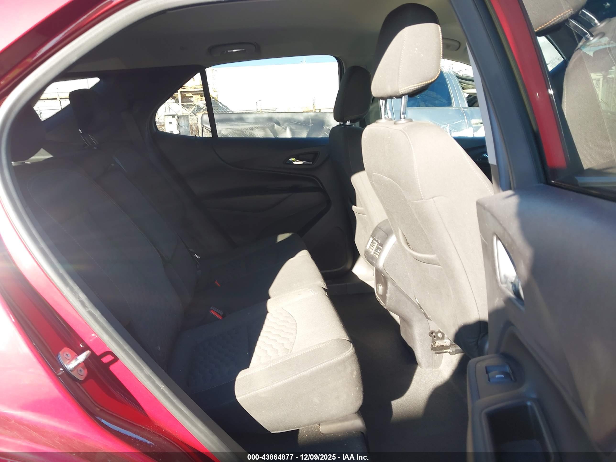 CHEVROLET EQUINOX image 8