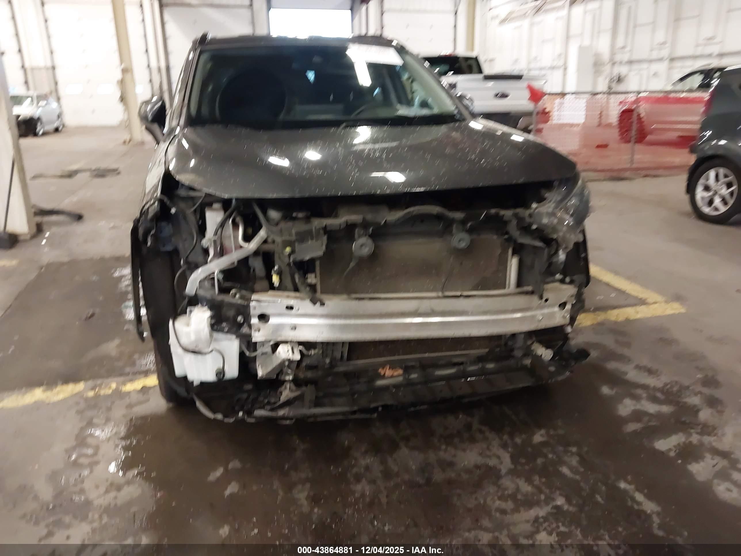 TOYOTA RAV4 image 6