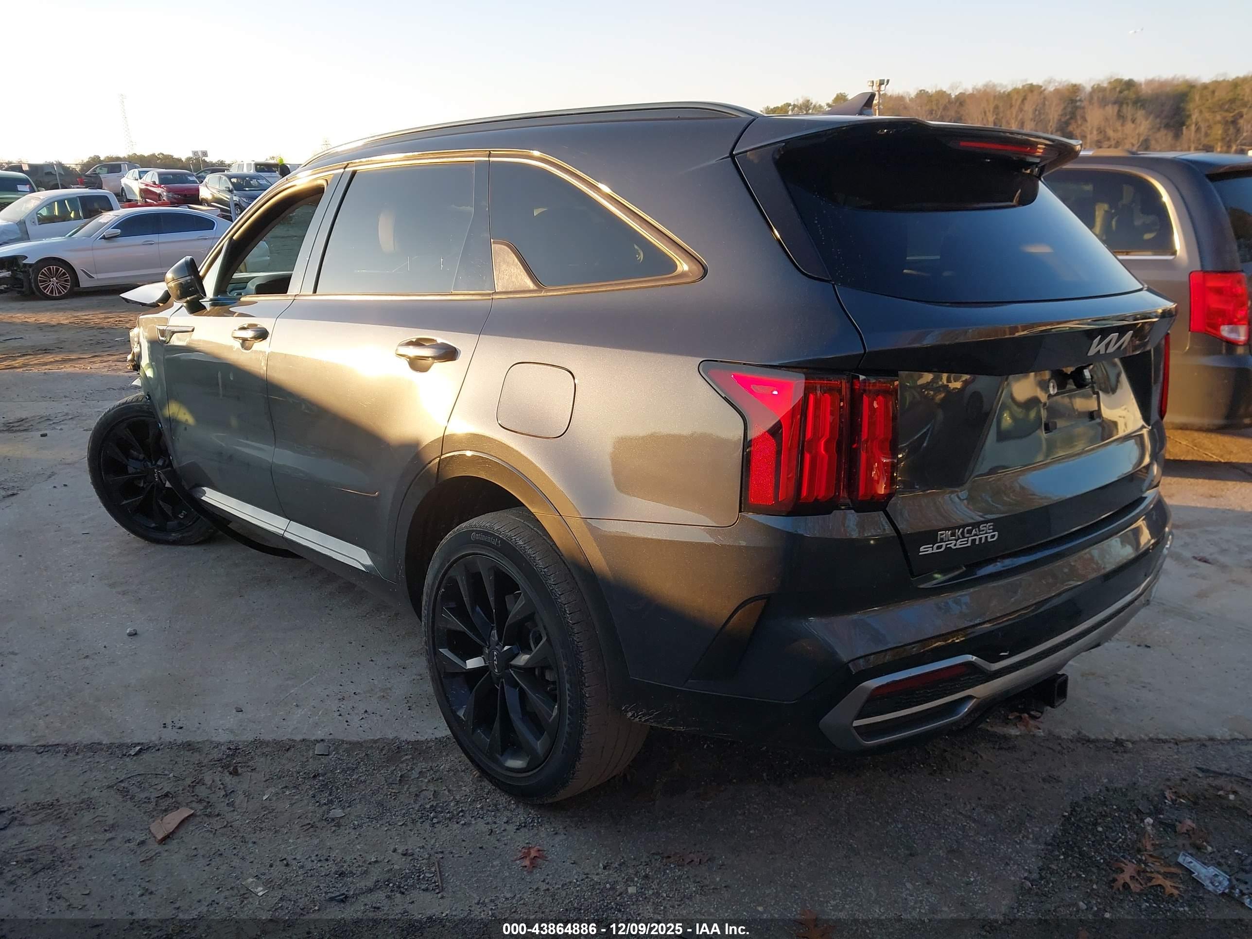 KIA SORENTO image 3