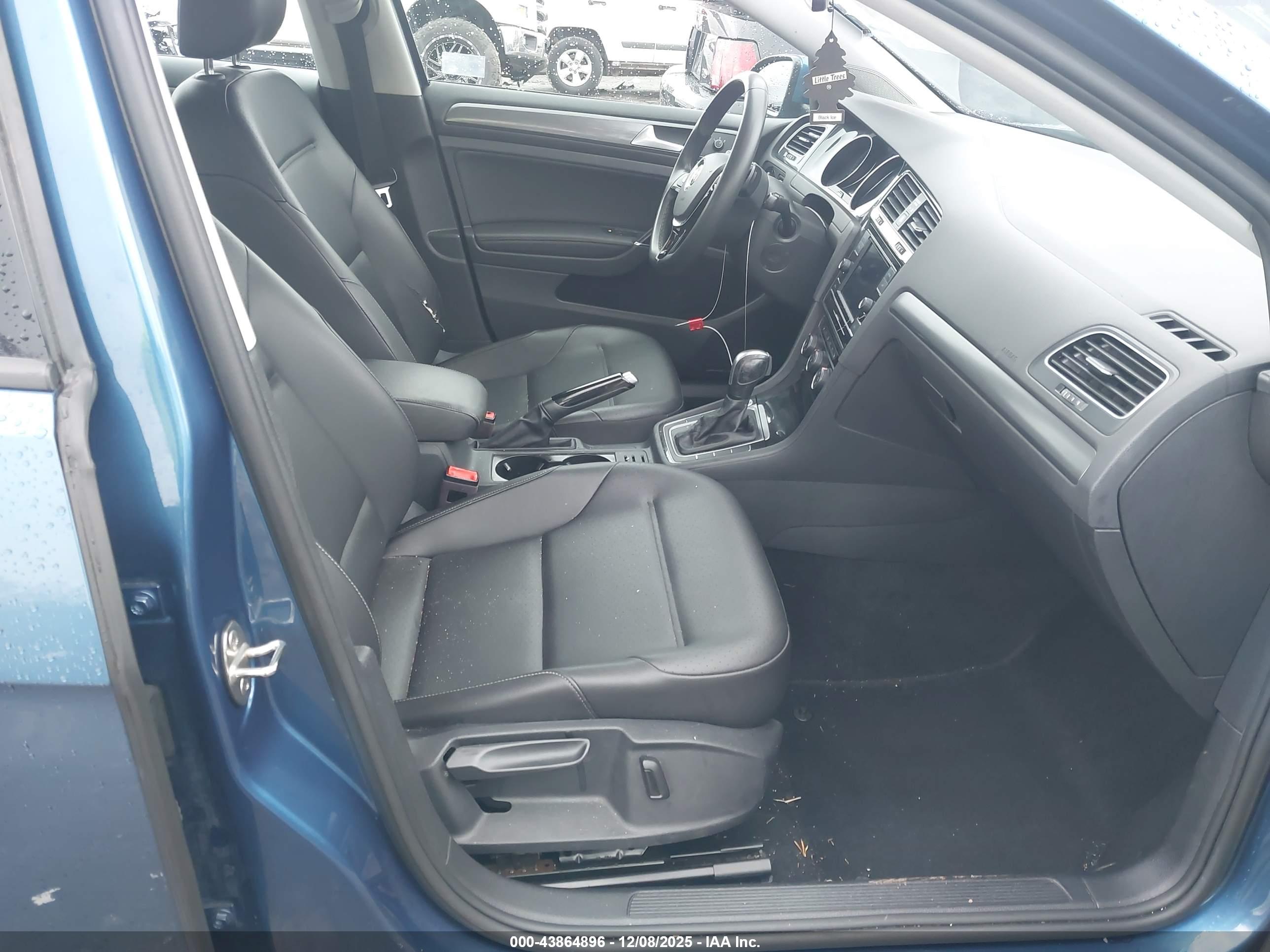 VOLKSWAGEN GOLF image 5