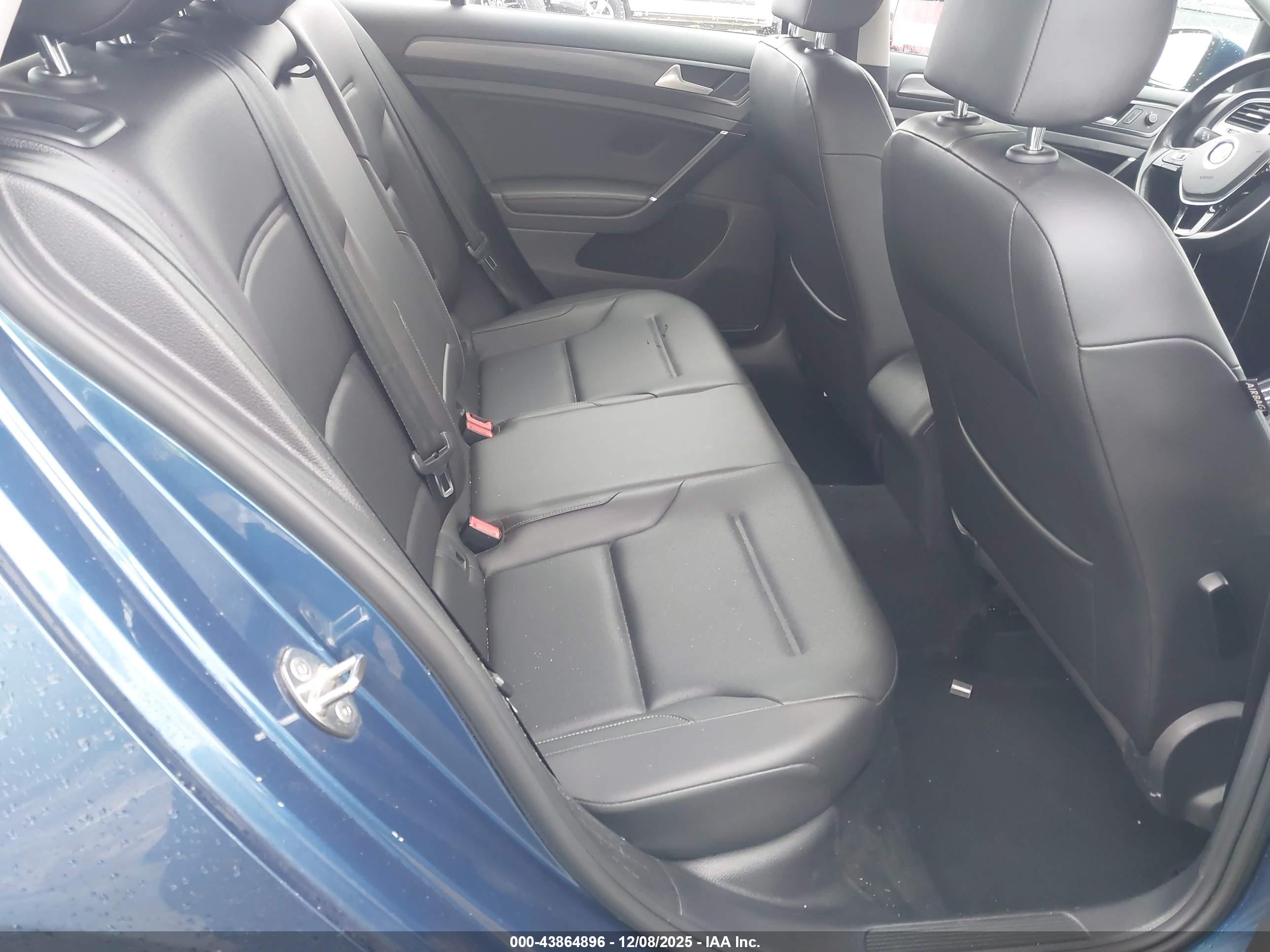 VOLKSWAGEN GOLF image 8