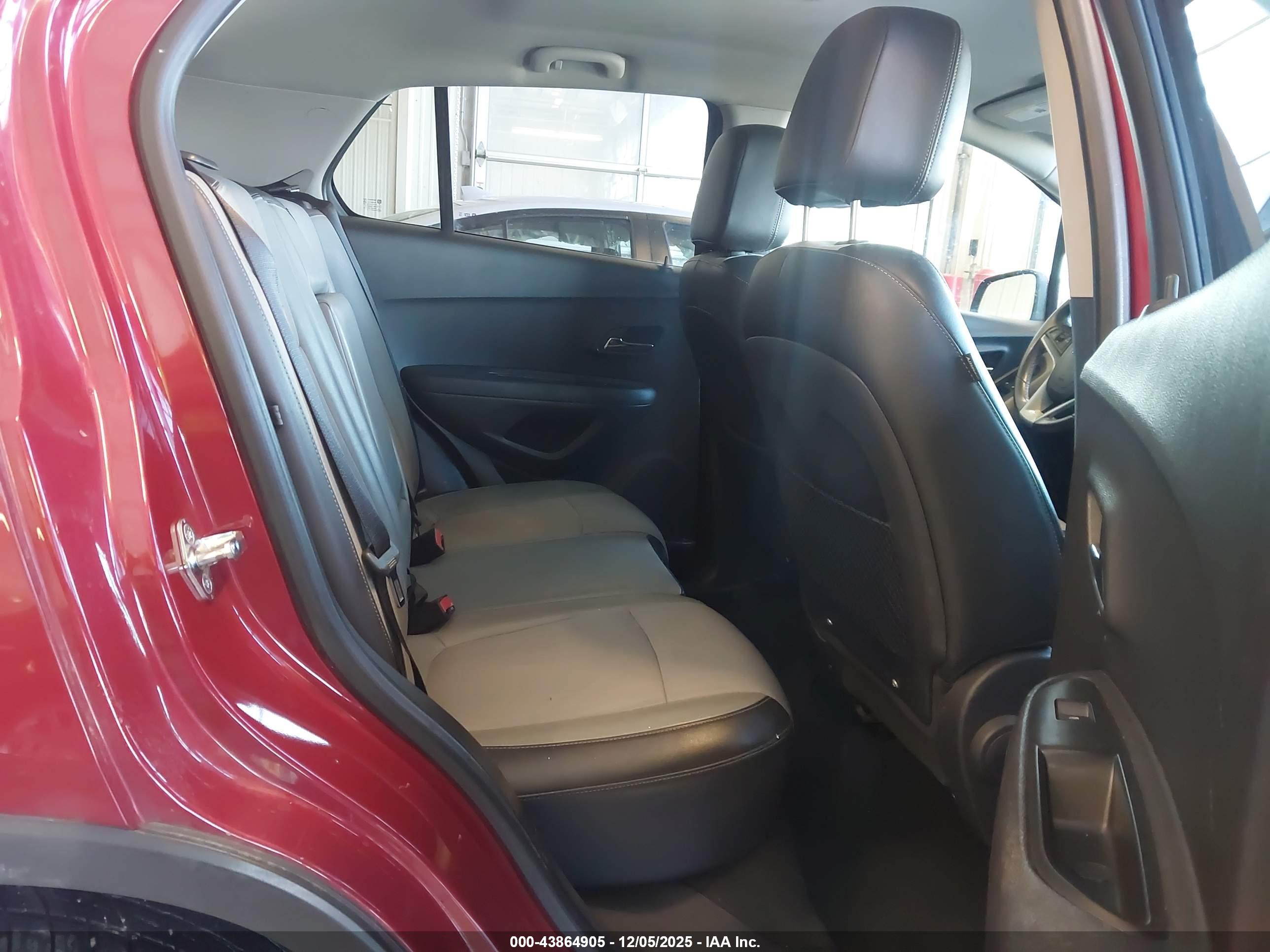CHEVROLET TRAX image 8