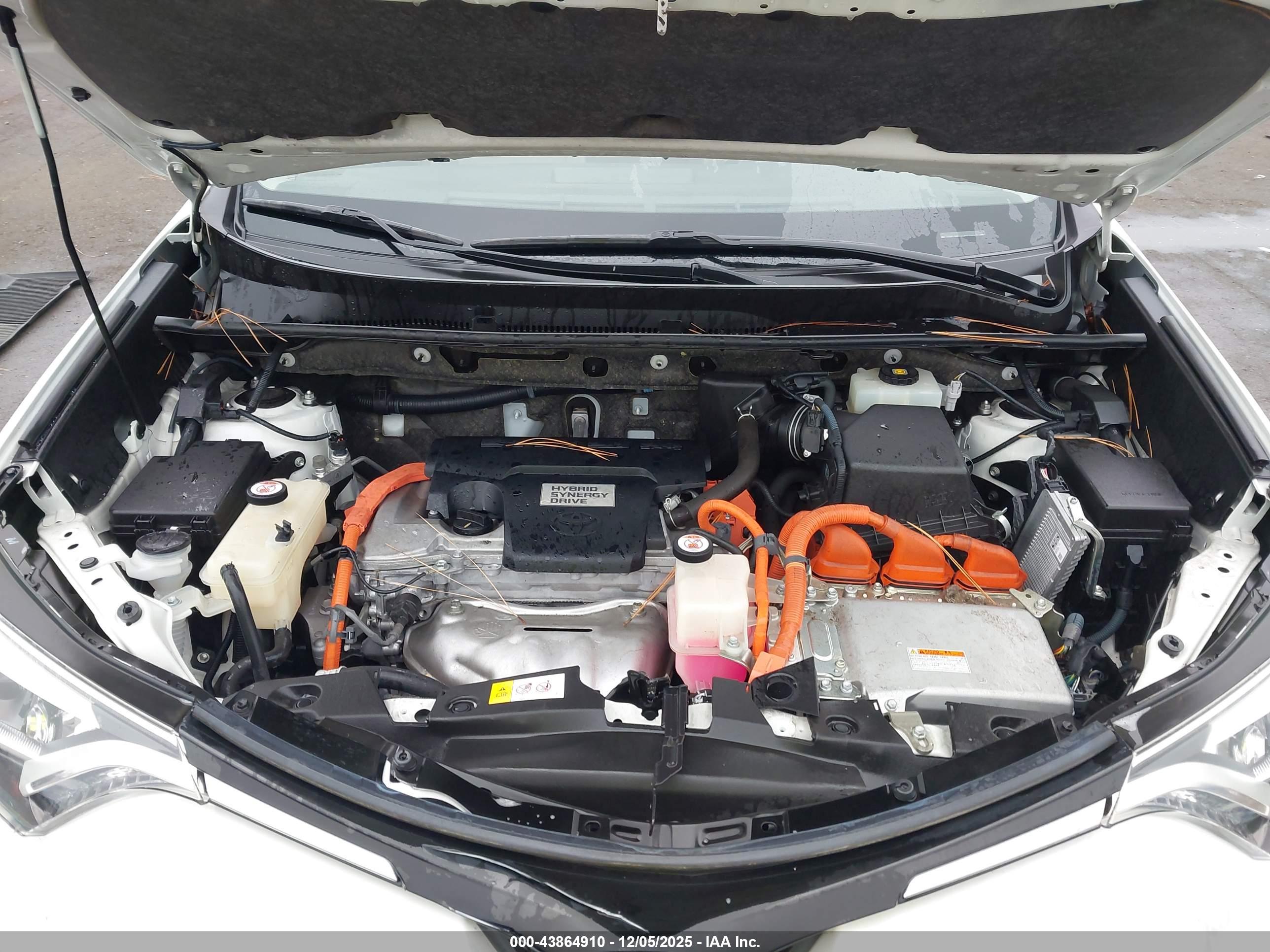 TOYOTA RAV4 image 10